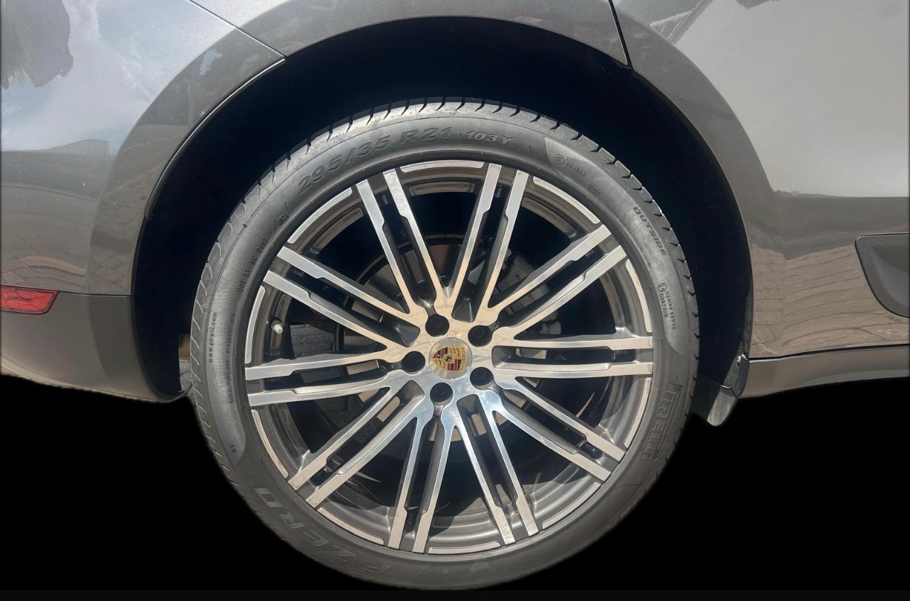 PORSCHE 3.0 V6 S-image-1