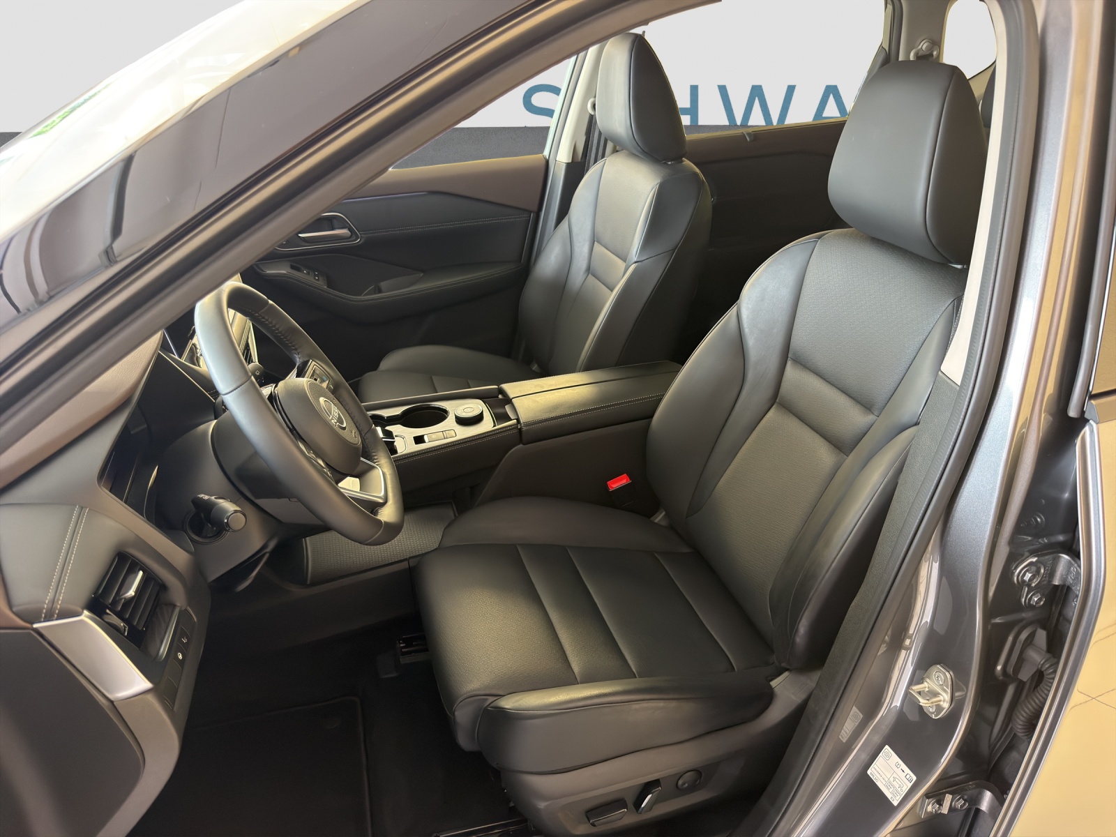 NISSAN X-TRAIL 1.5 VC-T Tekna+ e-4-image-8