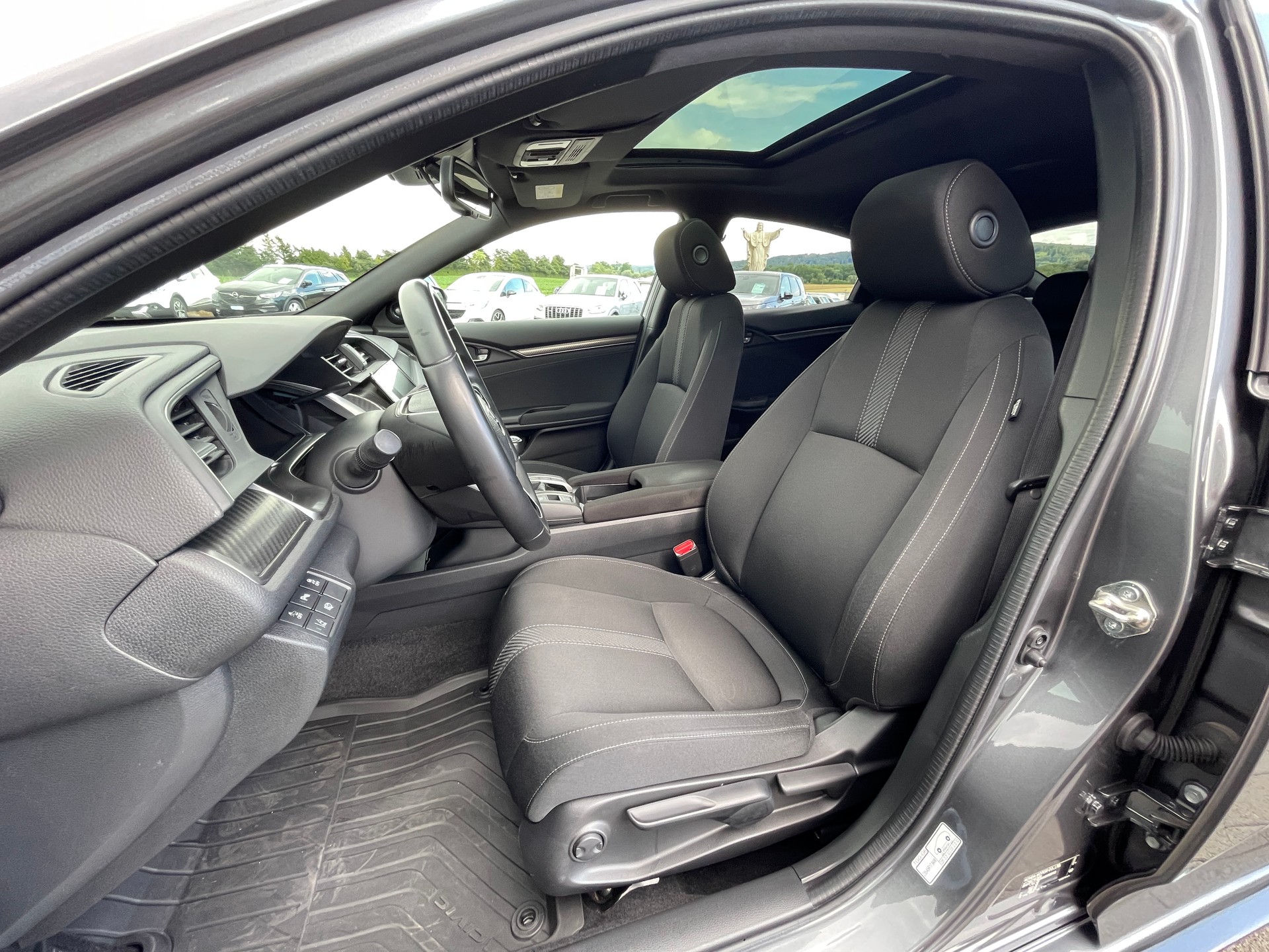 HONDA Civic 1.5 VTEC Sport-image-11