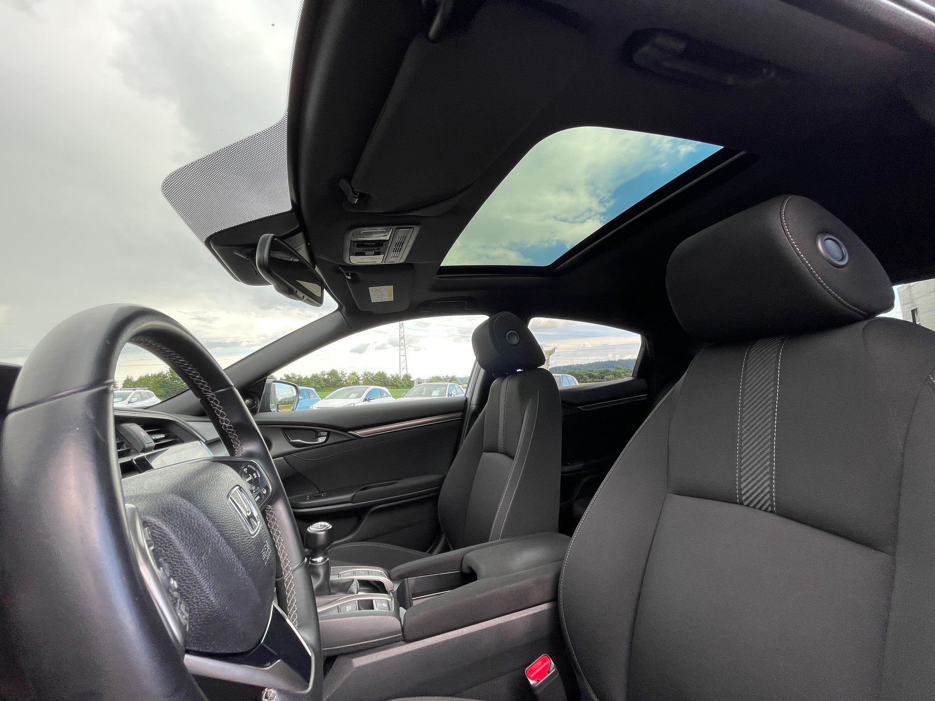 HONDA Civic 1.5 VTEC Sport-image-12