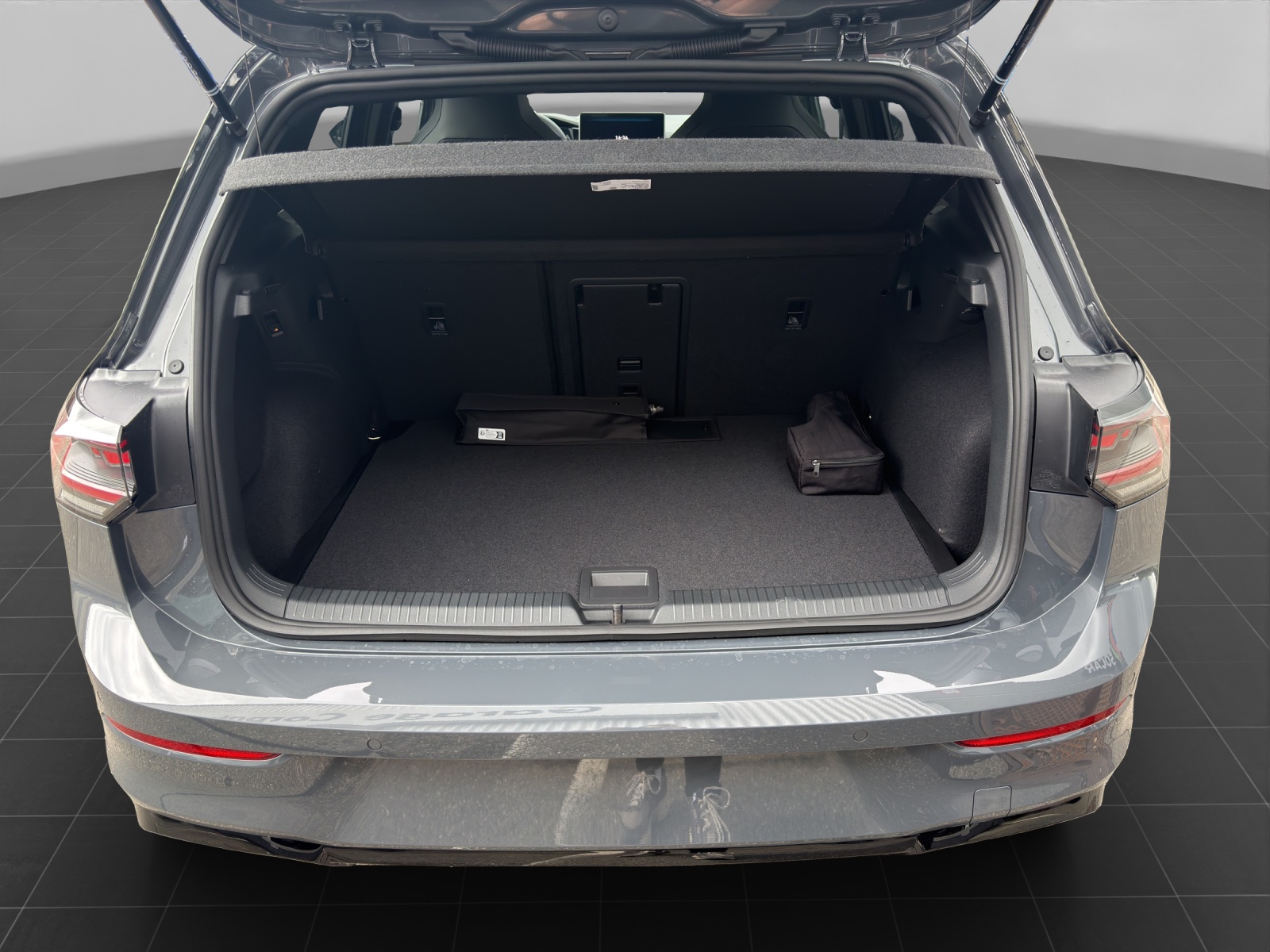 VW Golf 2.0 TSI R-Line DSG 4 Motion-image-13