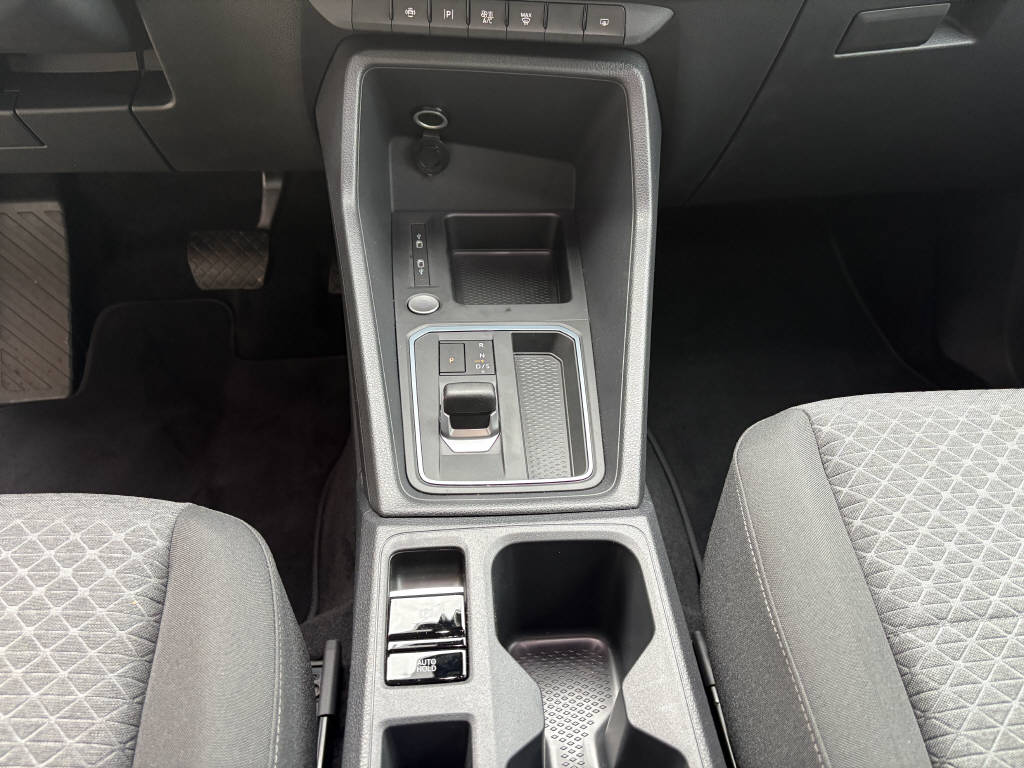 FORD TOURNEO Connect 2.0 EcoBlue 122 Titanium-image-11