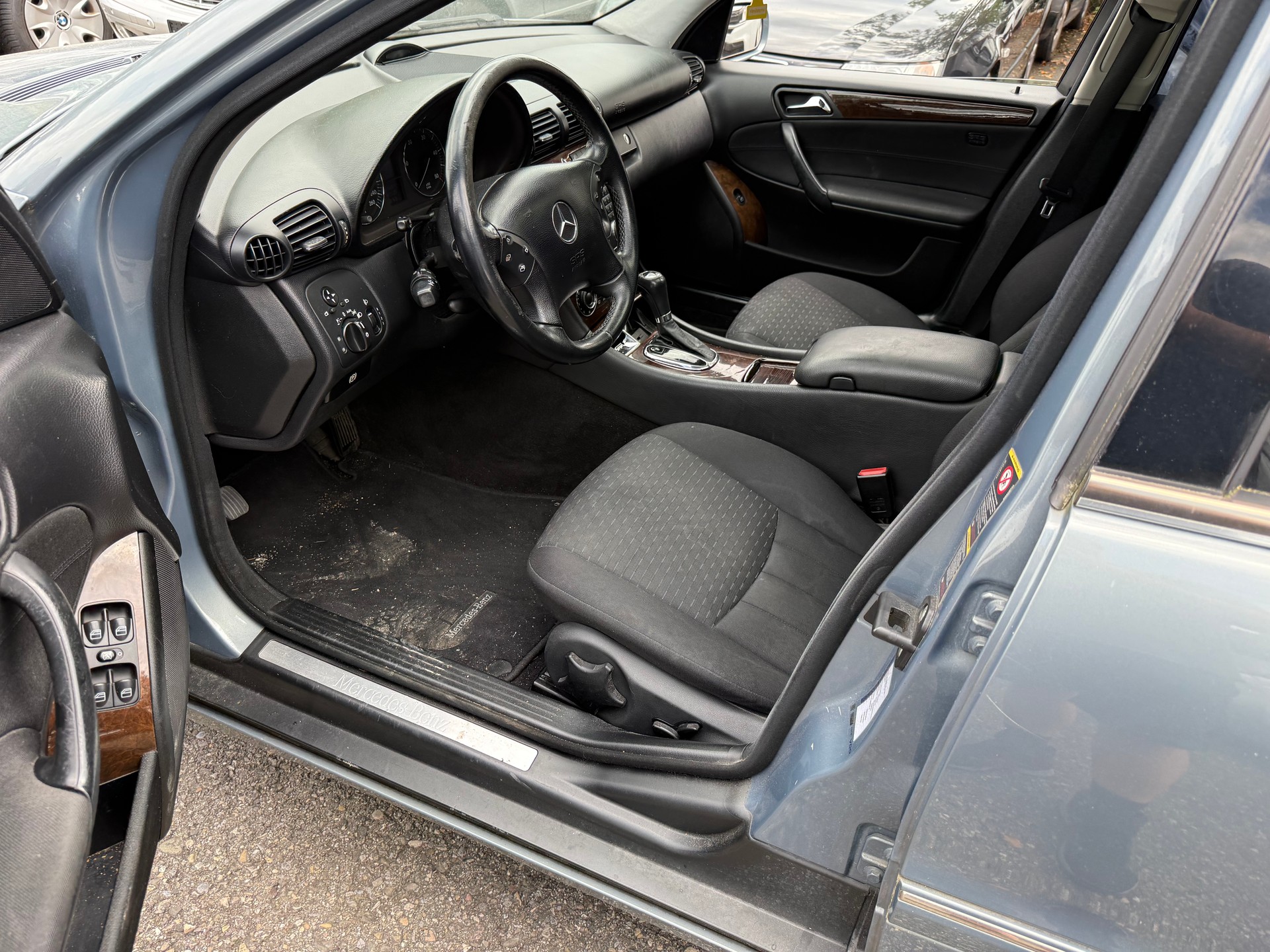 MERCEDES-BENZ C 220 CDI Elégance-image-8