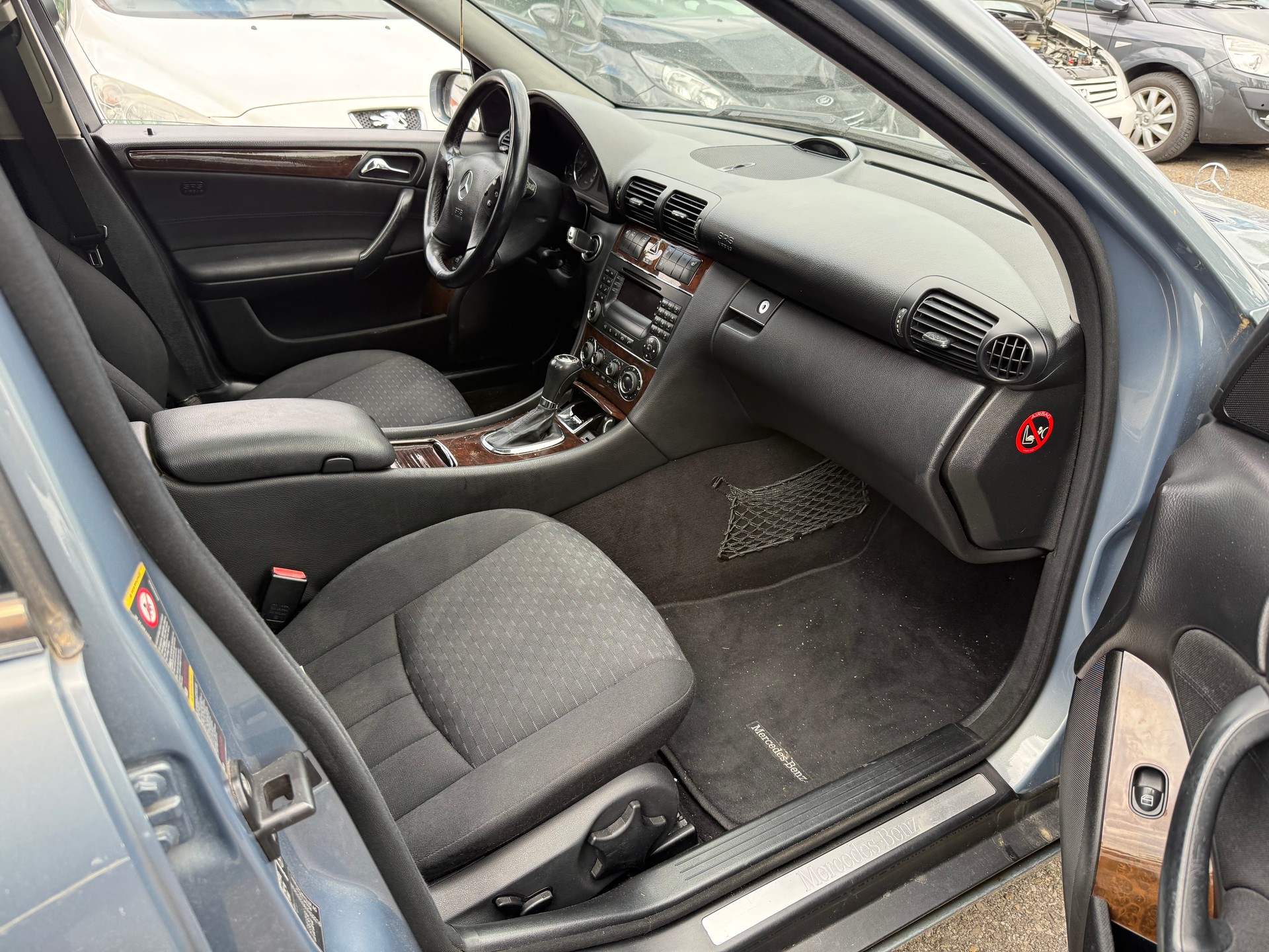 MERCEDES-BENZ C 220 CDI Elégance-image-6