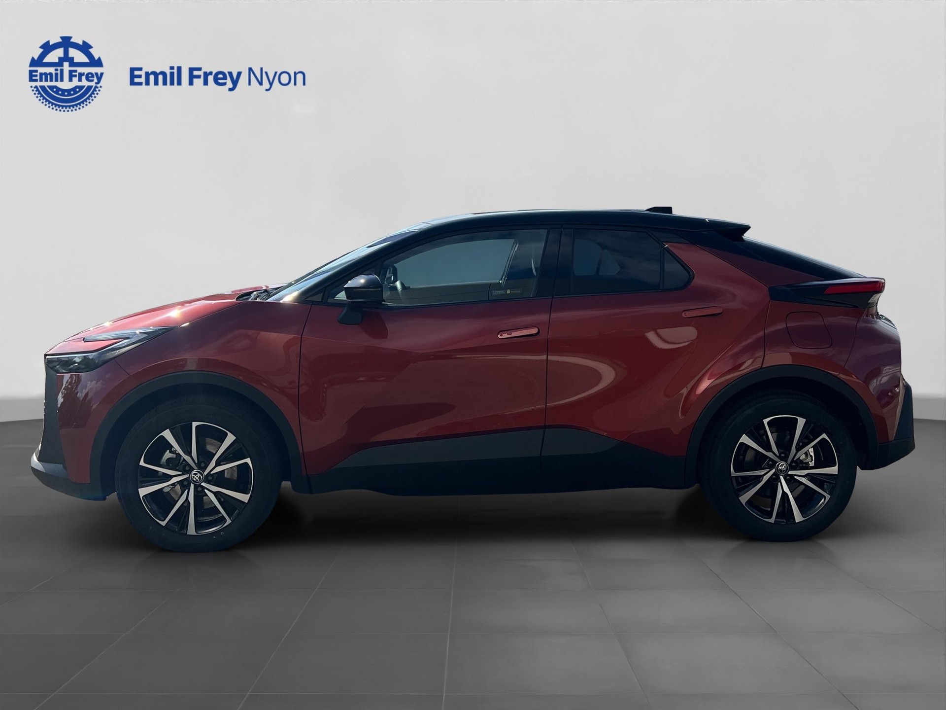 TOYOTA C-HR 2.0 PHEV Swiss Edition-image-2