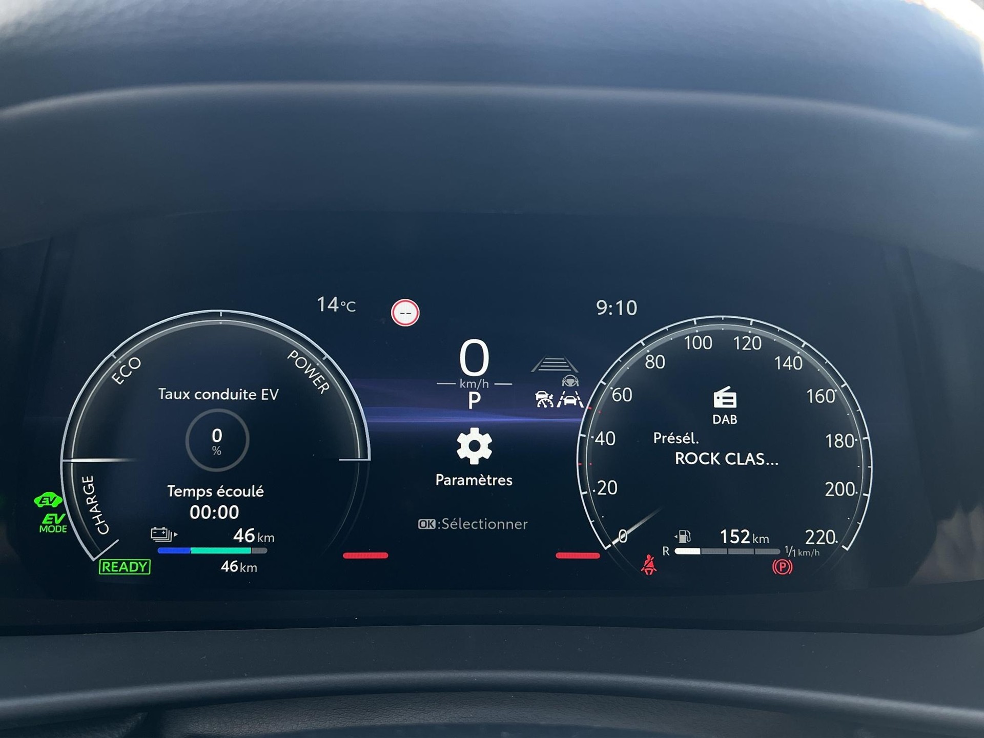 TOYOTA C-HR 2.0 PHEV Swiss Edition-image-3