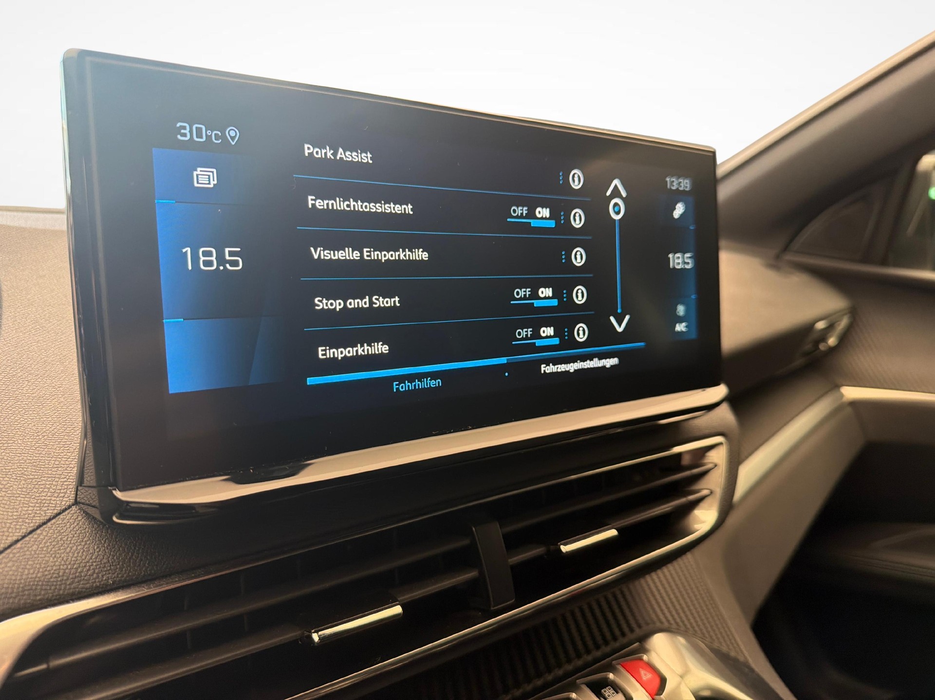 PEUGEOT 5008 1.5 BlueHDi Allure Pack-image-17