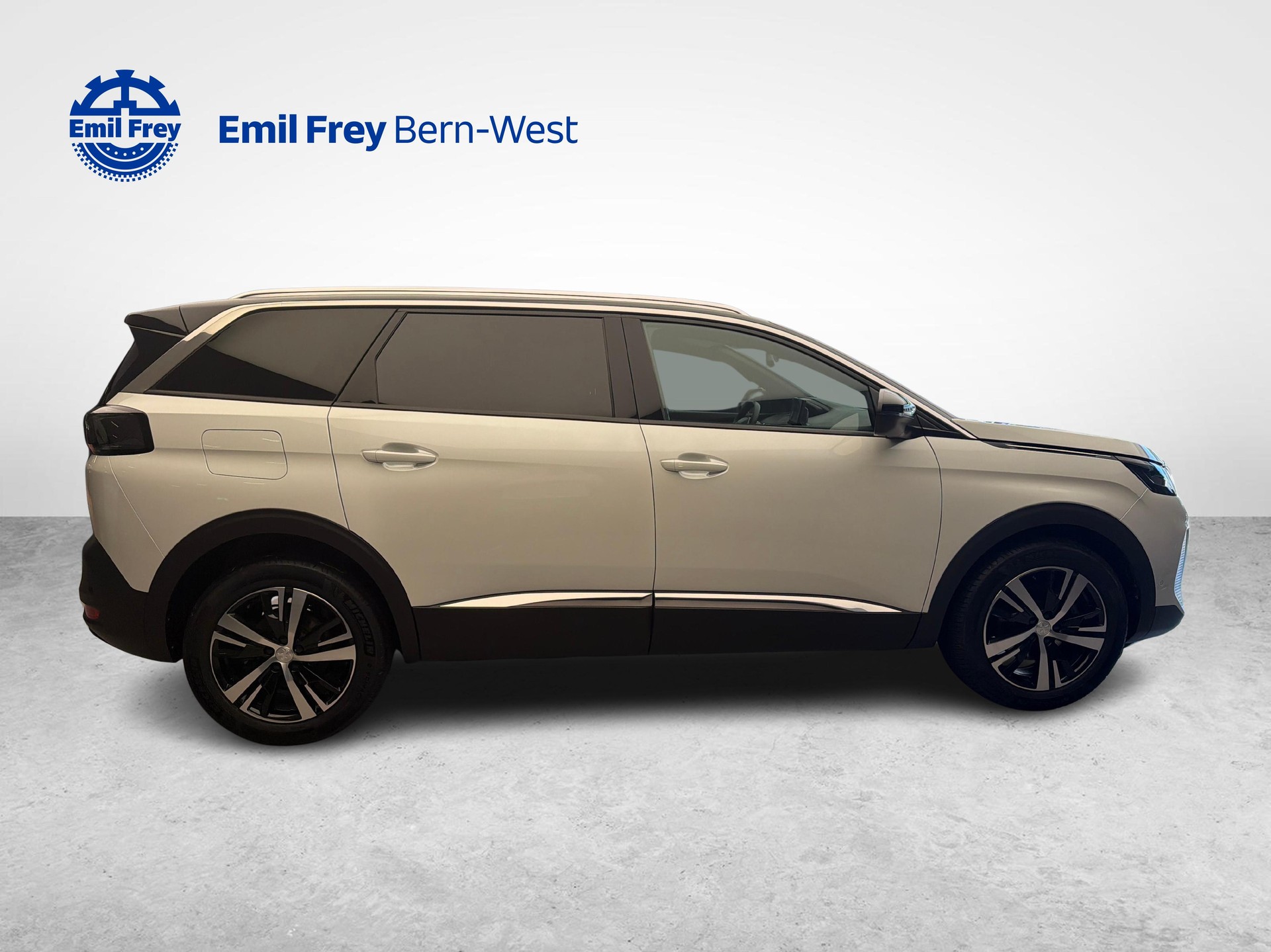 PEUGEOT 5008 1.5 BlueHDi Allure Pack-image-5
