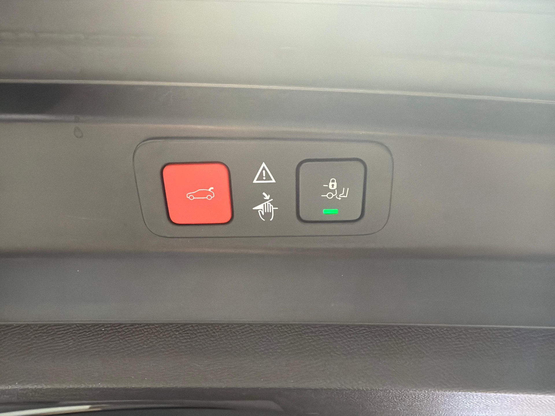 PEUGEOT 5008 1.5 BlueHDi Allure Pack-image-12