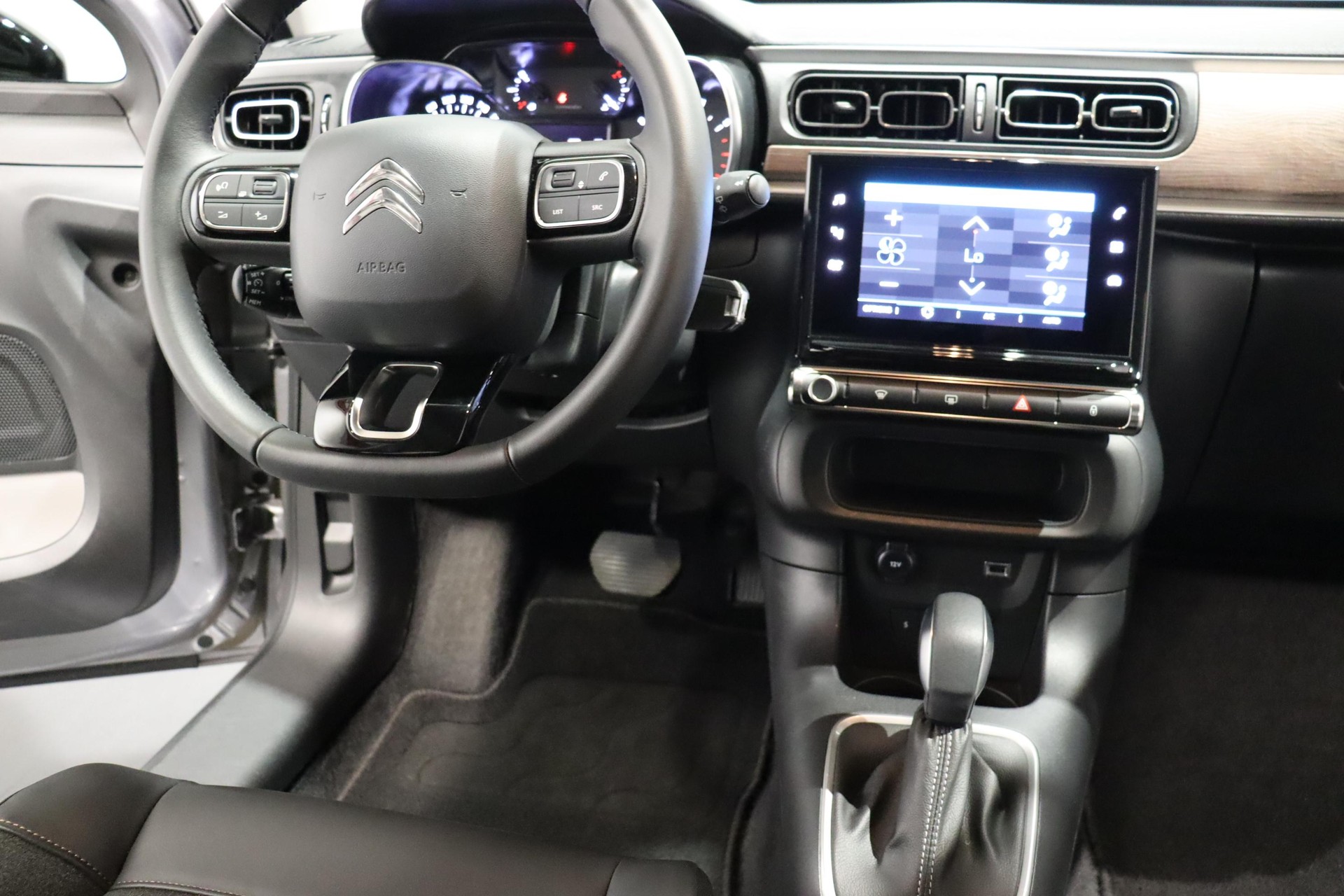 CITROEN C3 1.2 PureTech Swiss Edition+-image-7