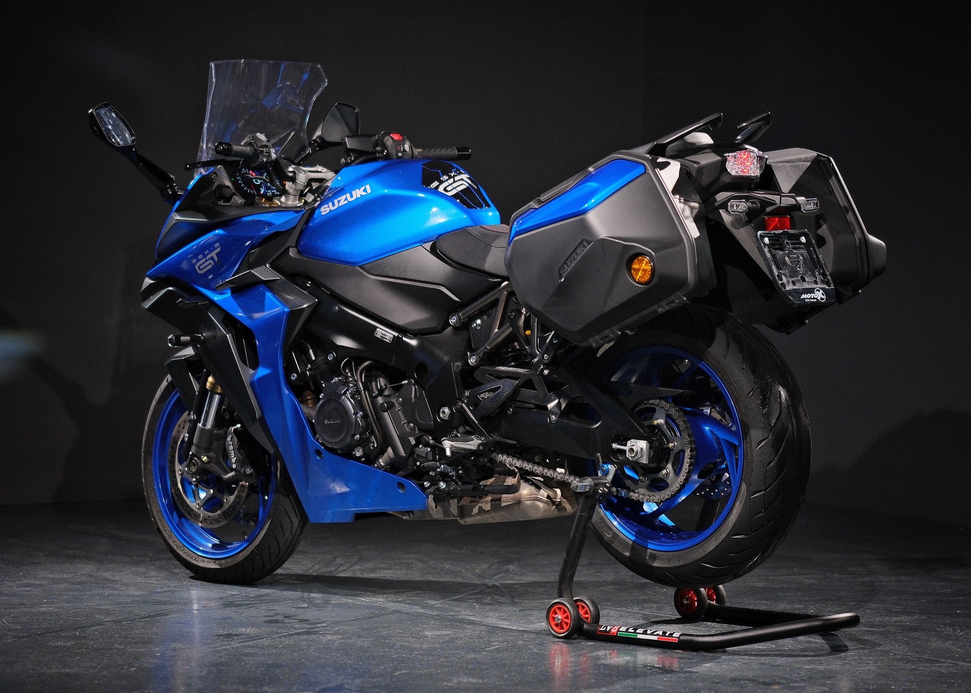 SUZUKI GSX-S 1000 GT-showroom-element-3