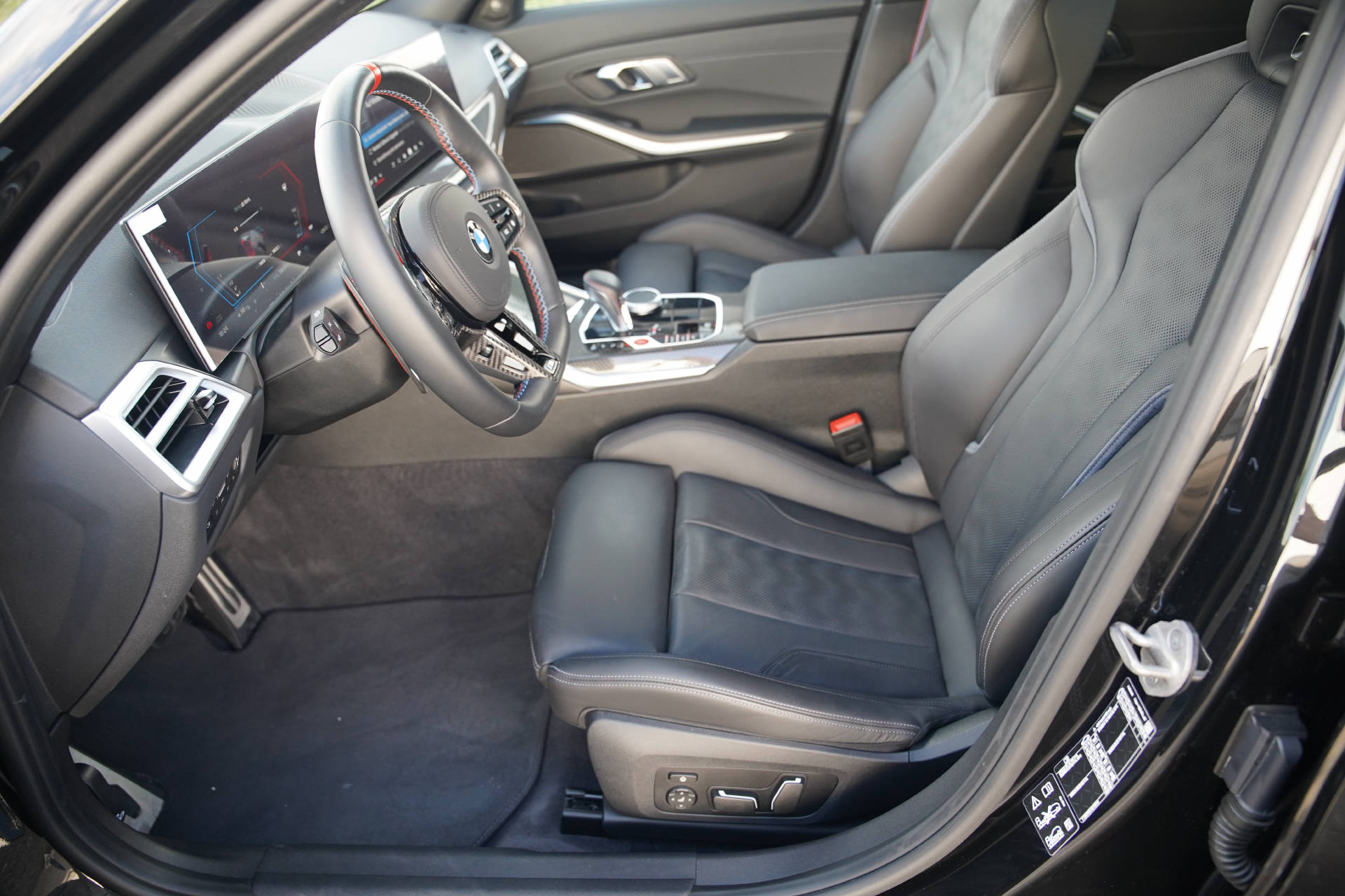BMW M3 Competition M xDrive LCI-image-7