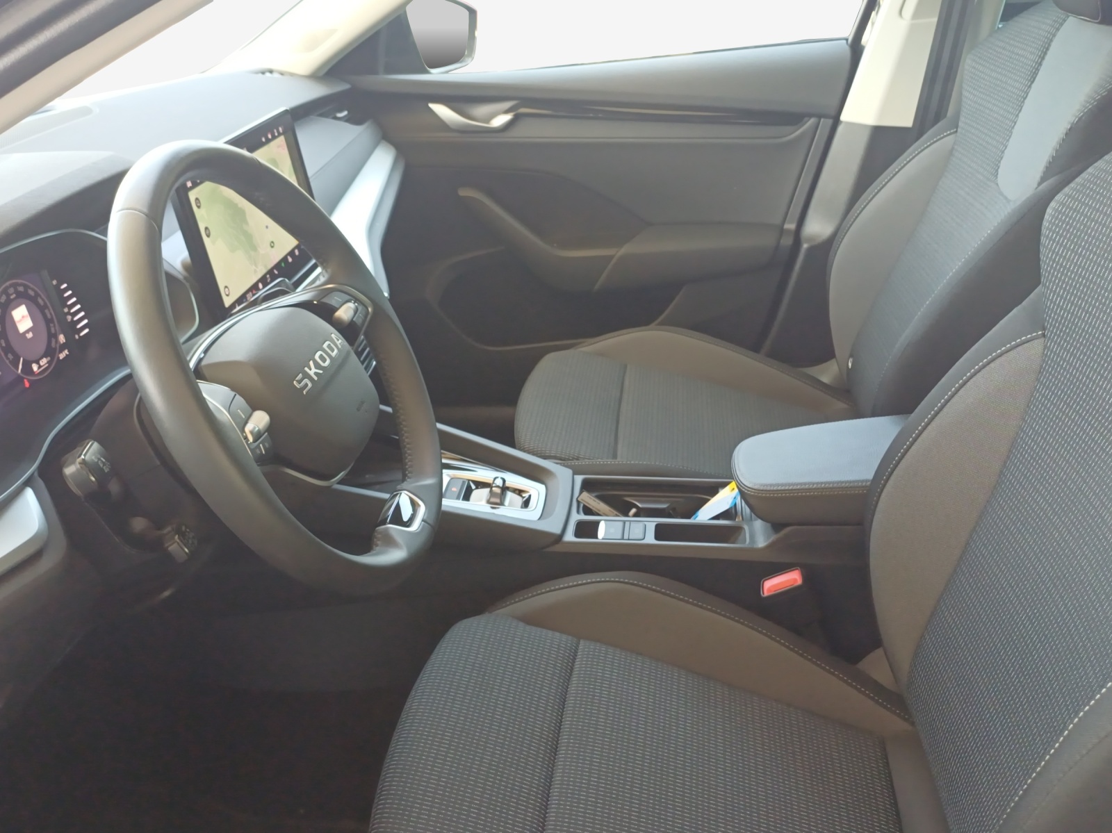 SKODA Octavia Combi 1.5 TSI mHEV DSG Dynamic-image-7