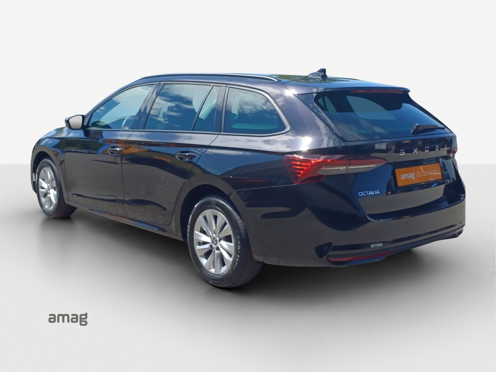 SKODA Octavia Combi 1.5 TSI mHEV DSG Dynamic-image-2