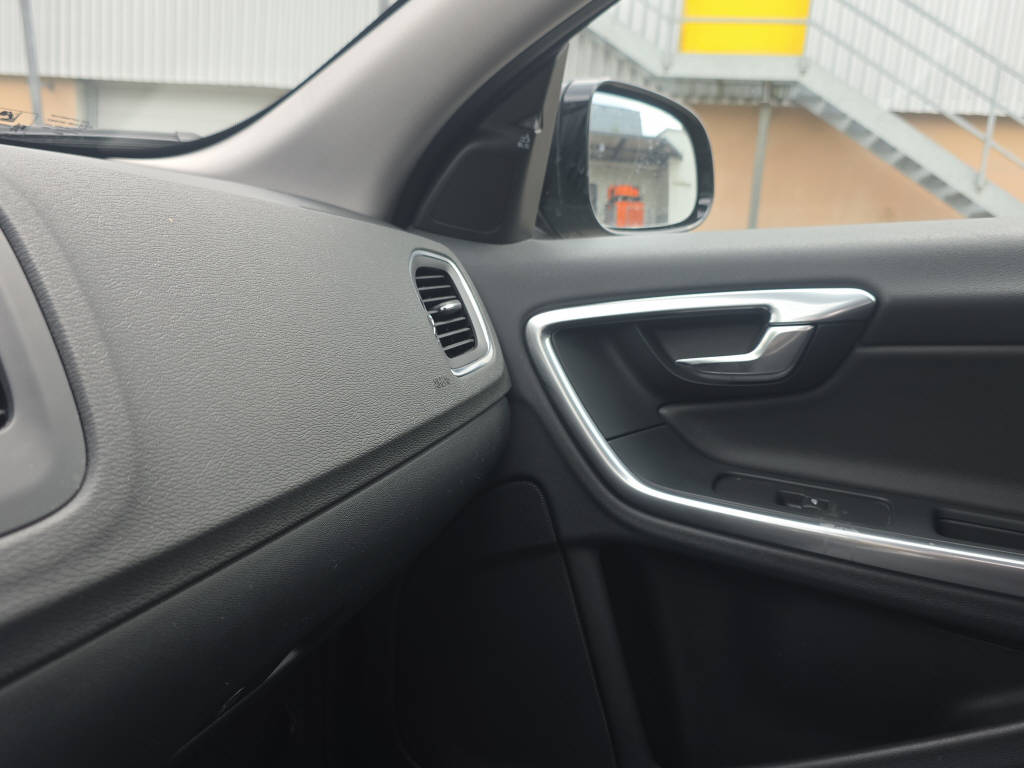 VOLVO V60 Cross Country 2.4 D4 Summum AWD S/S-image-20