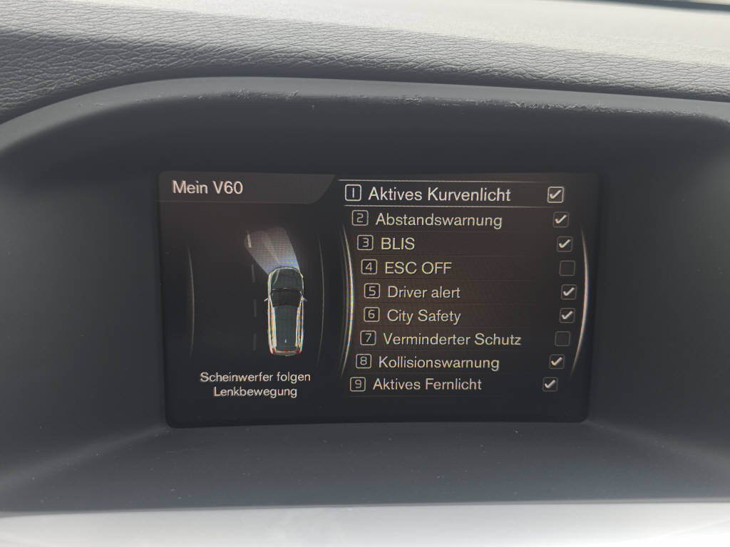 VOLVO V60 Cross Country 2.4 D4 Summum AWD S/S-image-22