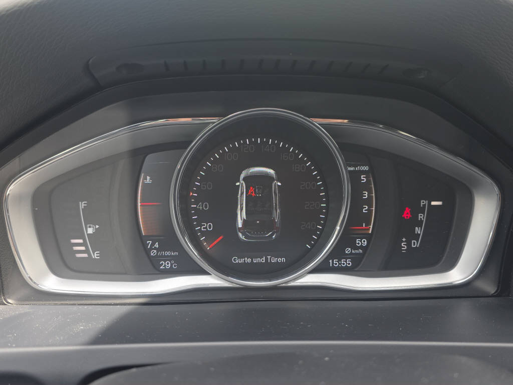 VOLVO V60 Cross Country 2.4 D4 Summum AWD S/S-image-16