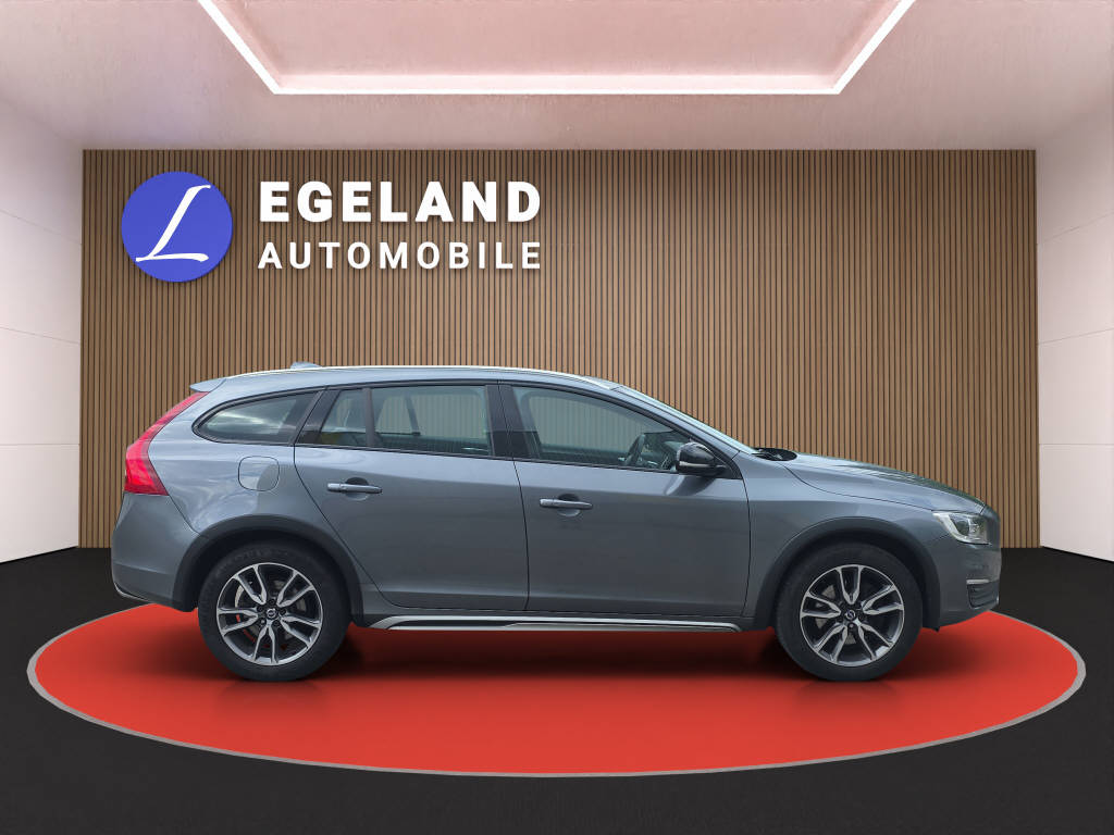 VOLVO V60 Cross Country 2.4 D4 Summum AWD S/S-image-7