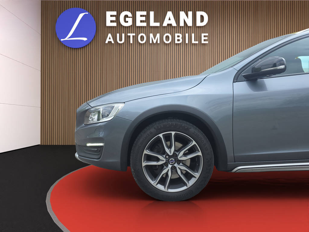 VOLVO V60 Cross Country 2.4 D4 Summum AWD S/S-image-9