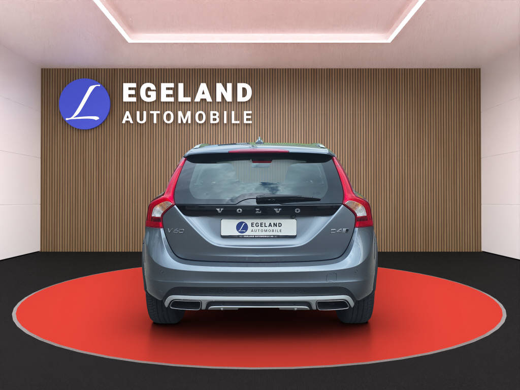 VOLVO V60 Cross Country 2.4 D4 Summum AWD S/S-image-5