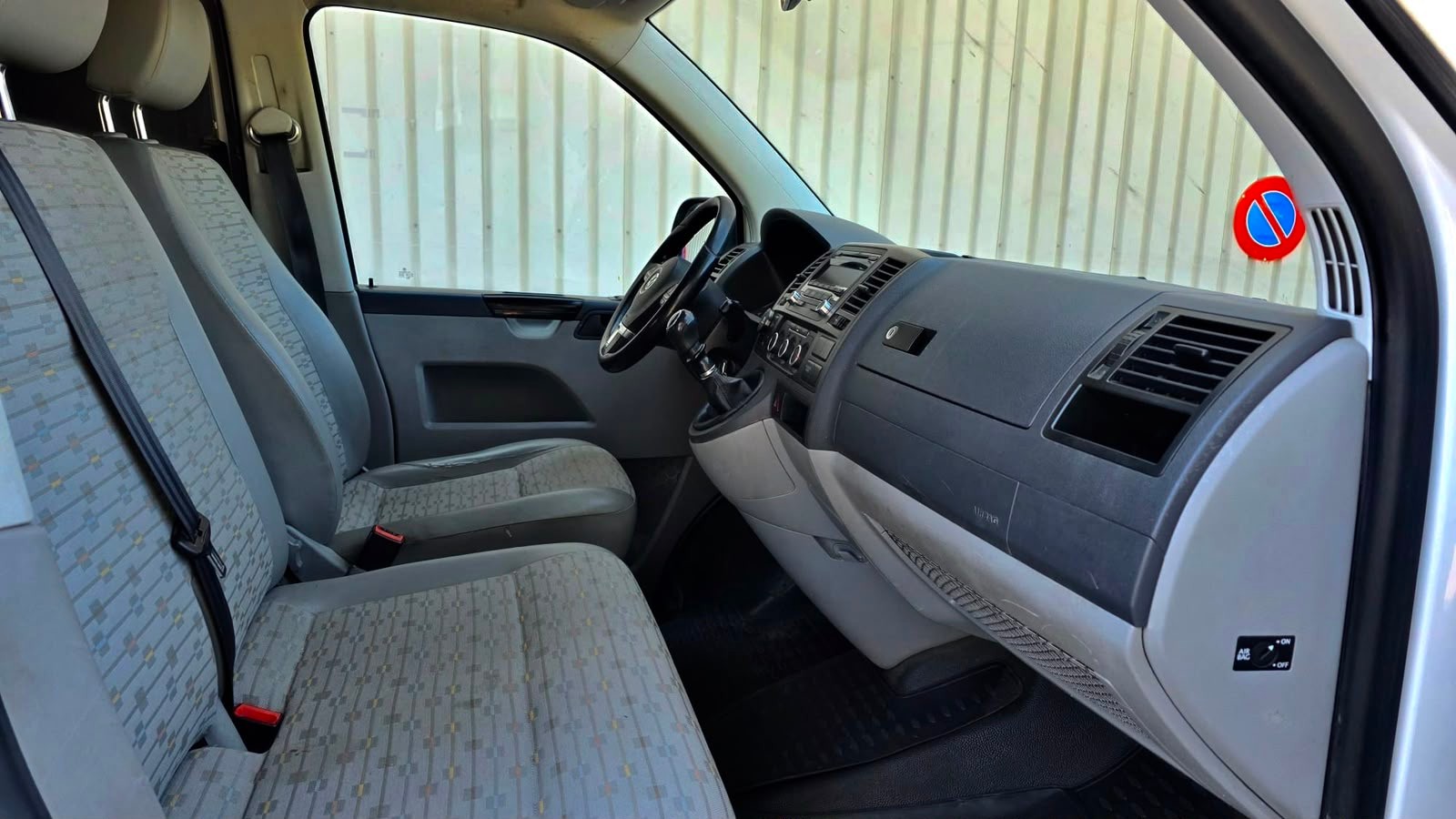 VW T5 2.0 TDI-image-6