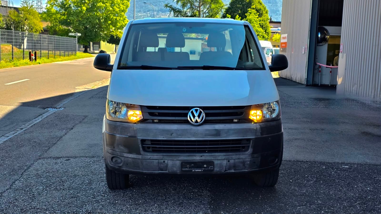 VW T5 2.0 TDI-image-0