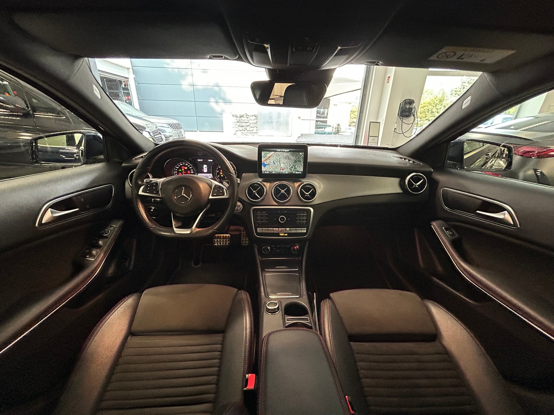 MERCEDES-BENZ GLA 250 AMG Line 4Matic 7G-DCT-image-6