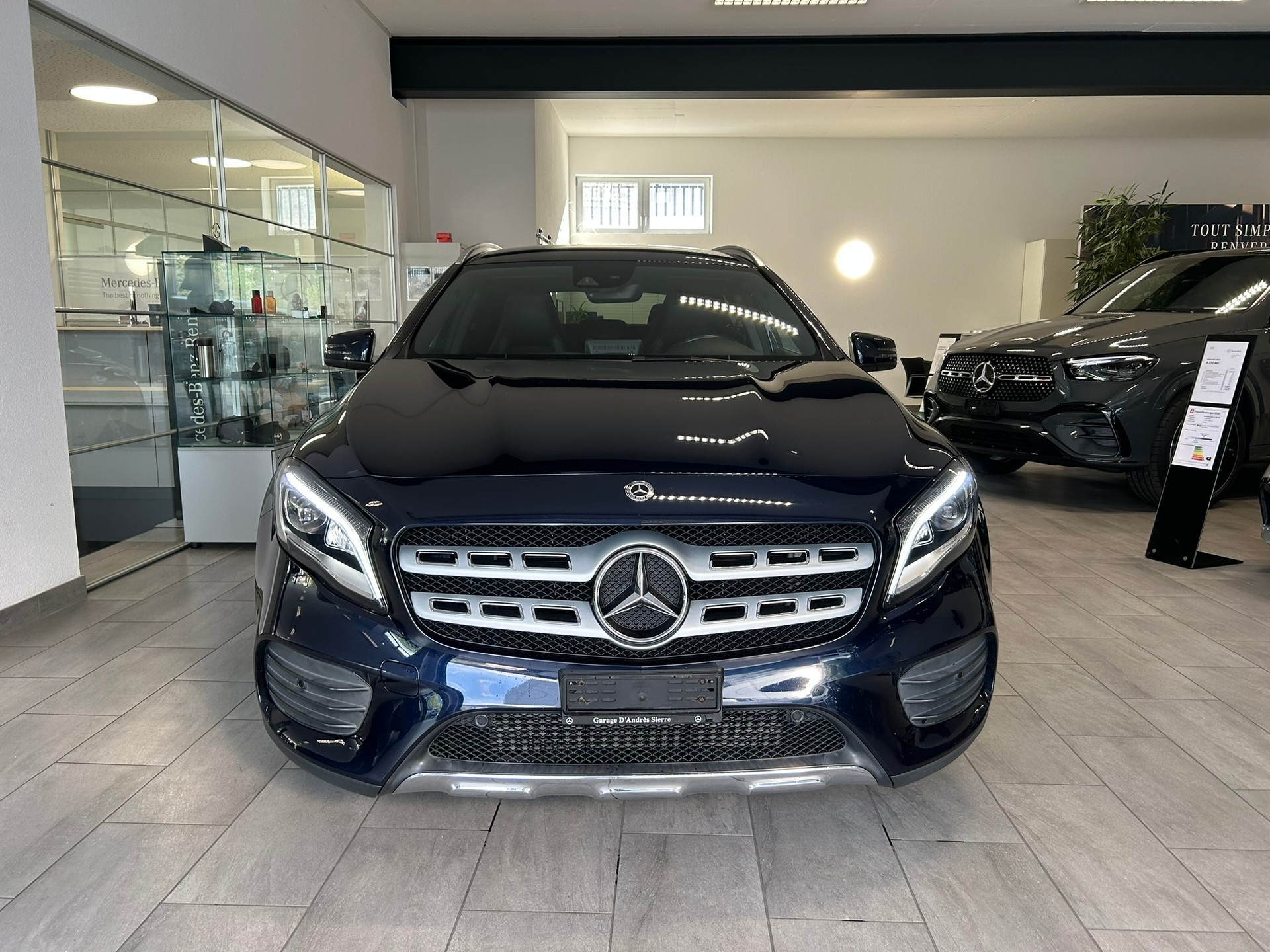 MERCEDES-BENZ GLA 250 AMG Line 4Matic 7G-DCT-image-1