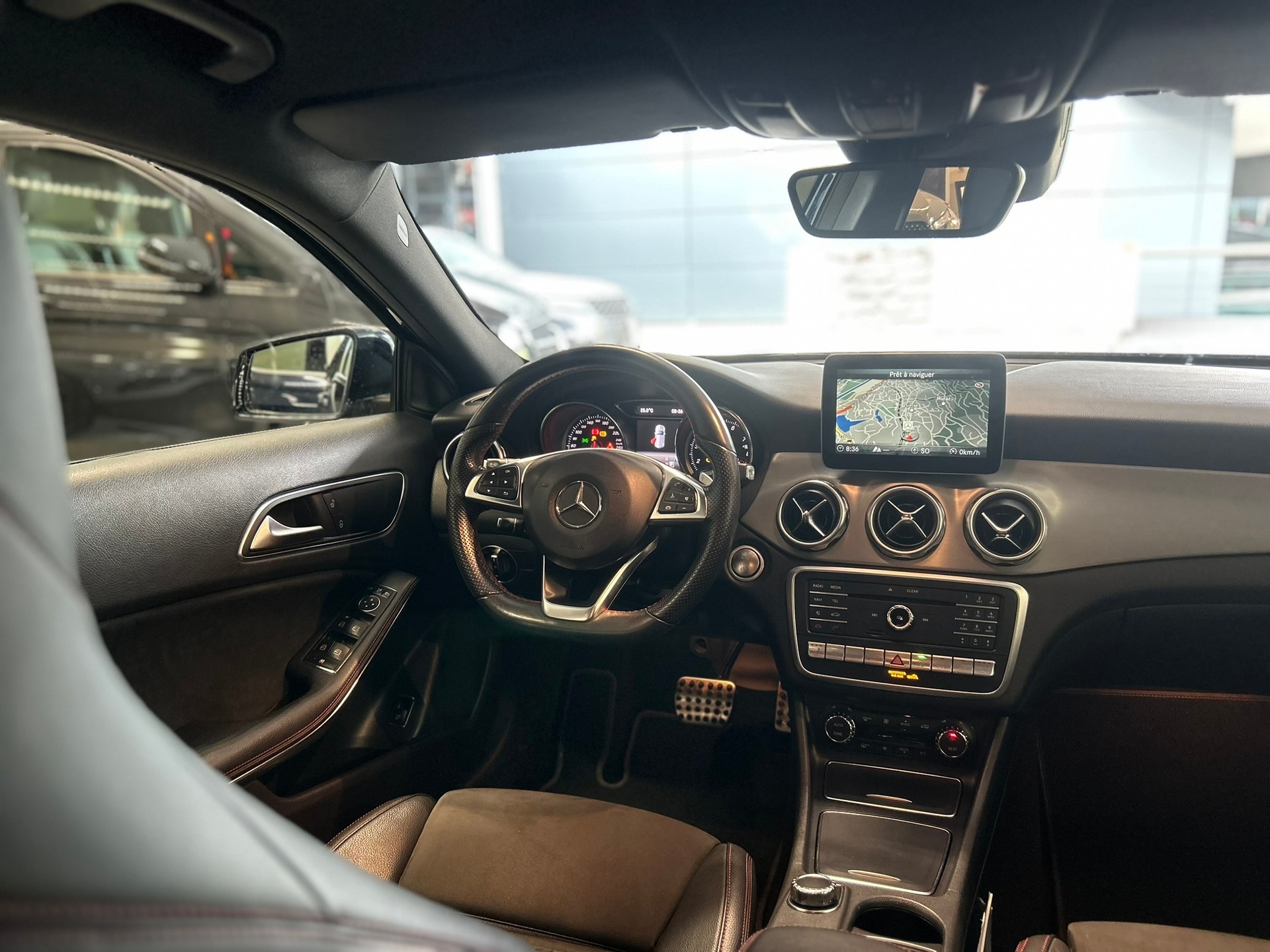 MERCEDES-BENZ GLA 250 AMG Line 4Matic 7G-DCT-image-9