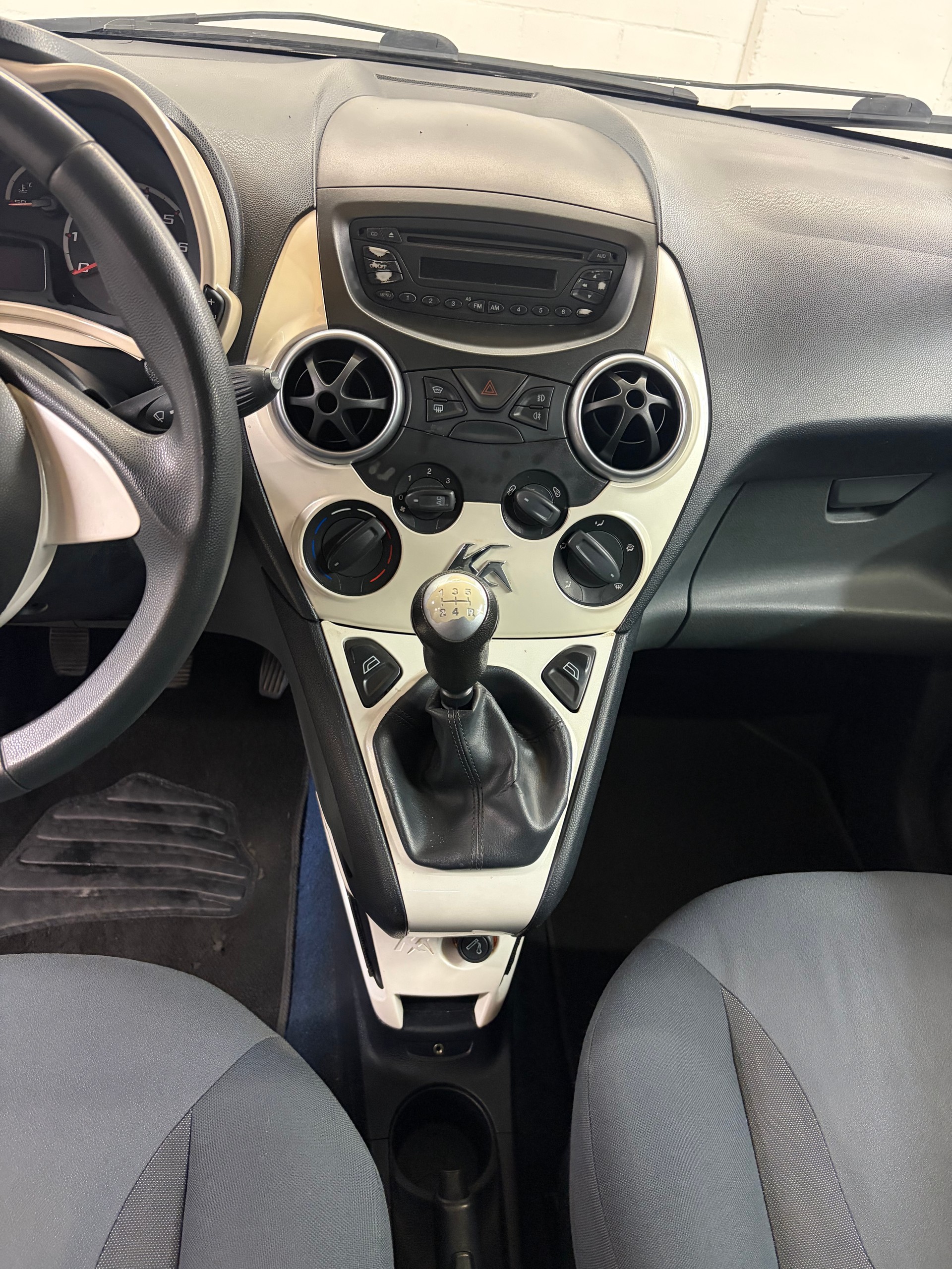 FORD KA 1.25 Titanium+-image-7