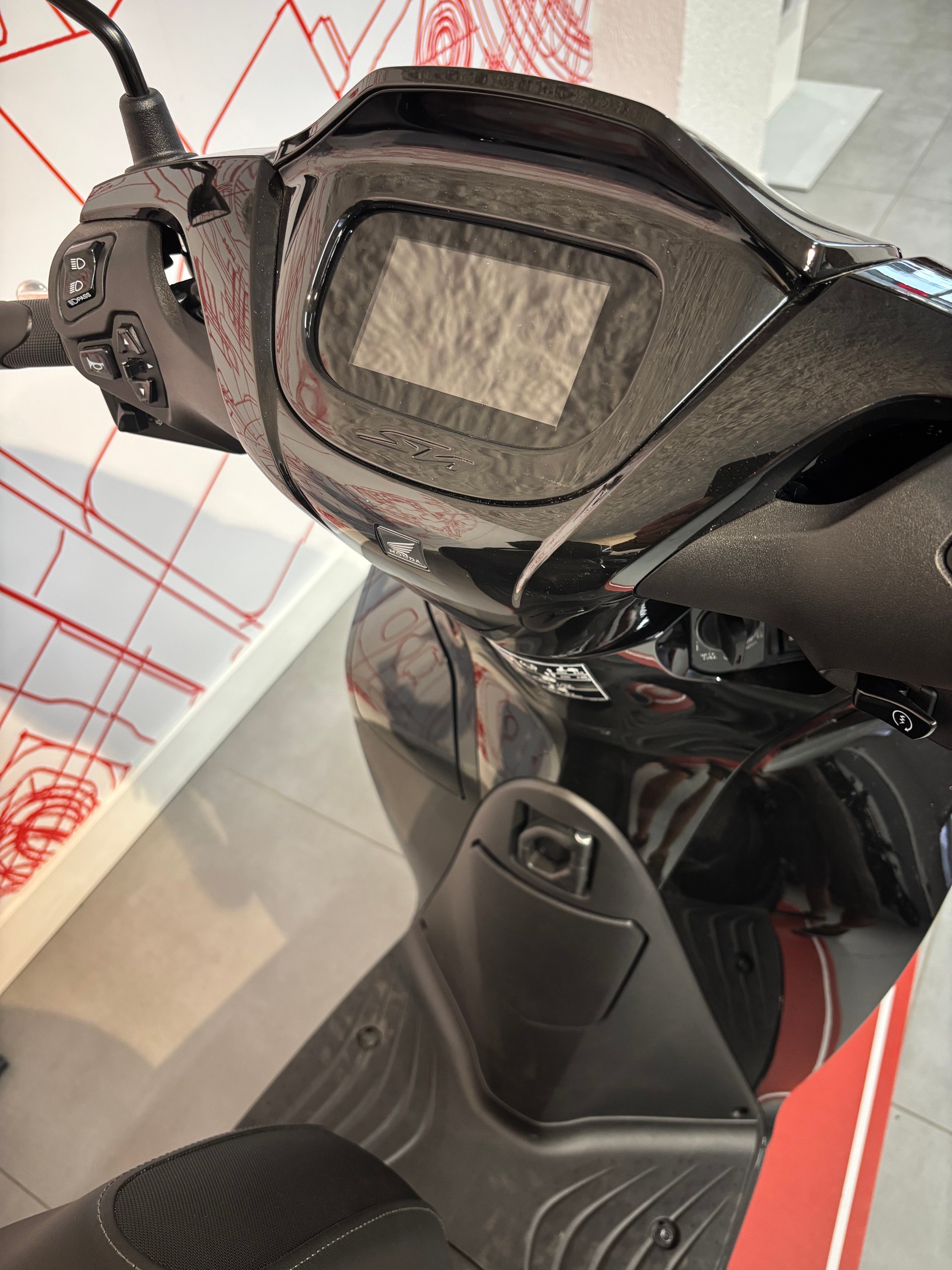 HONDA SH 150-showroom-element-3