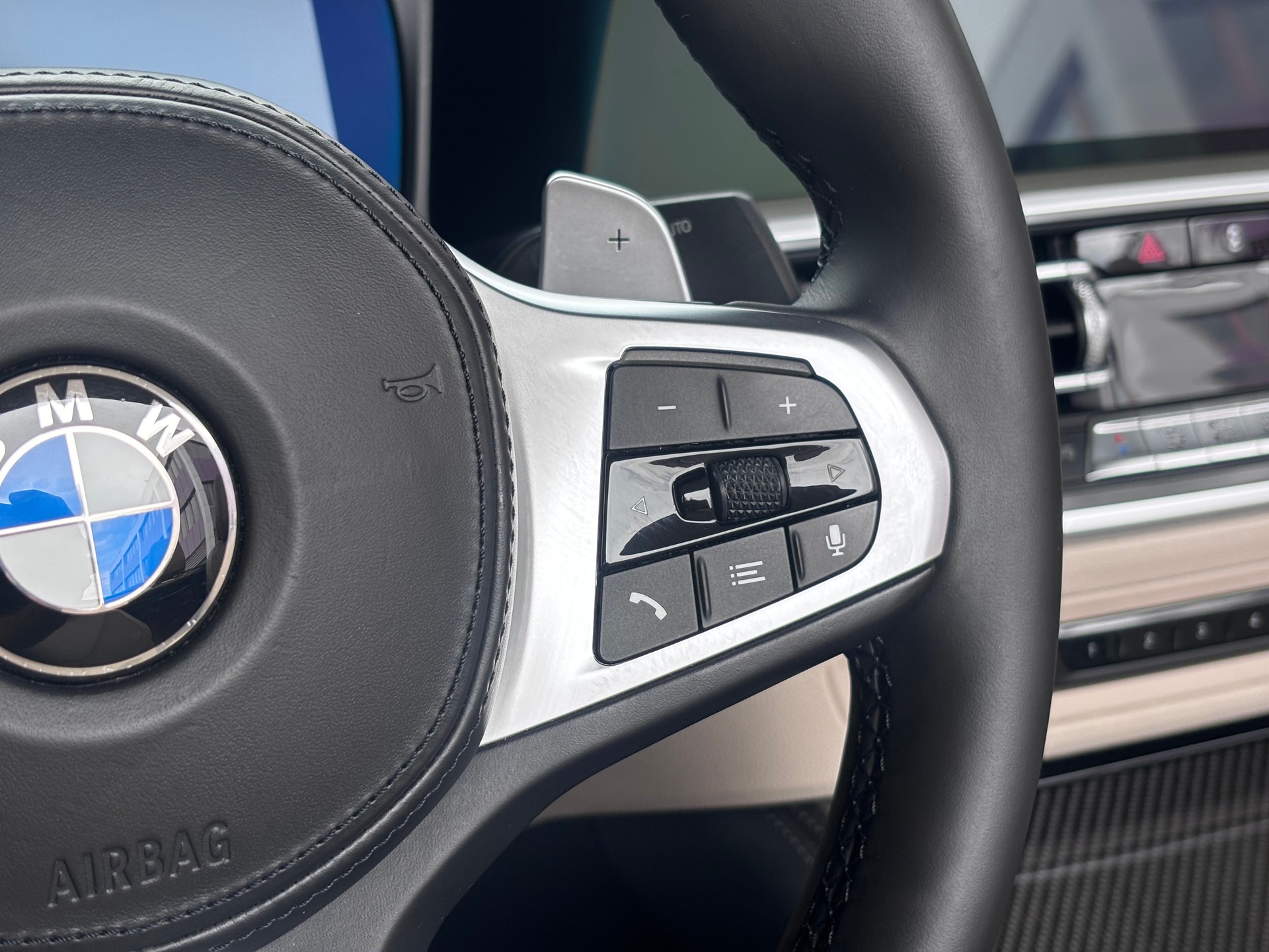 BMW M440i xDrive 48V Cabriolet Steptronic-image-16