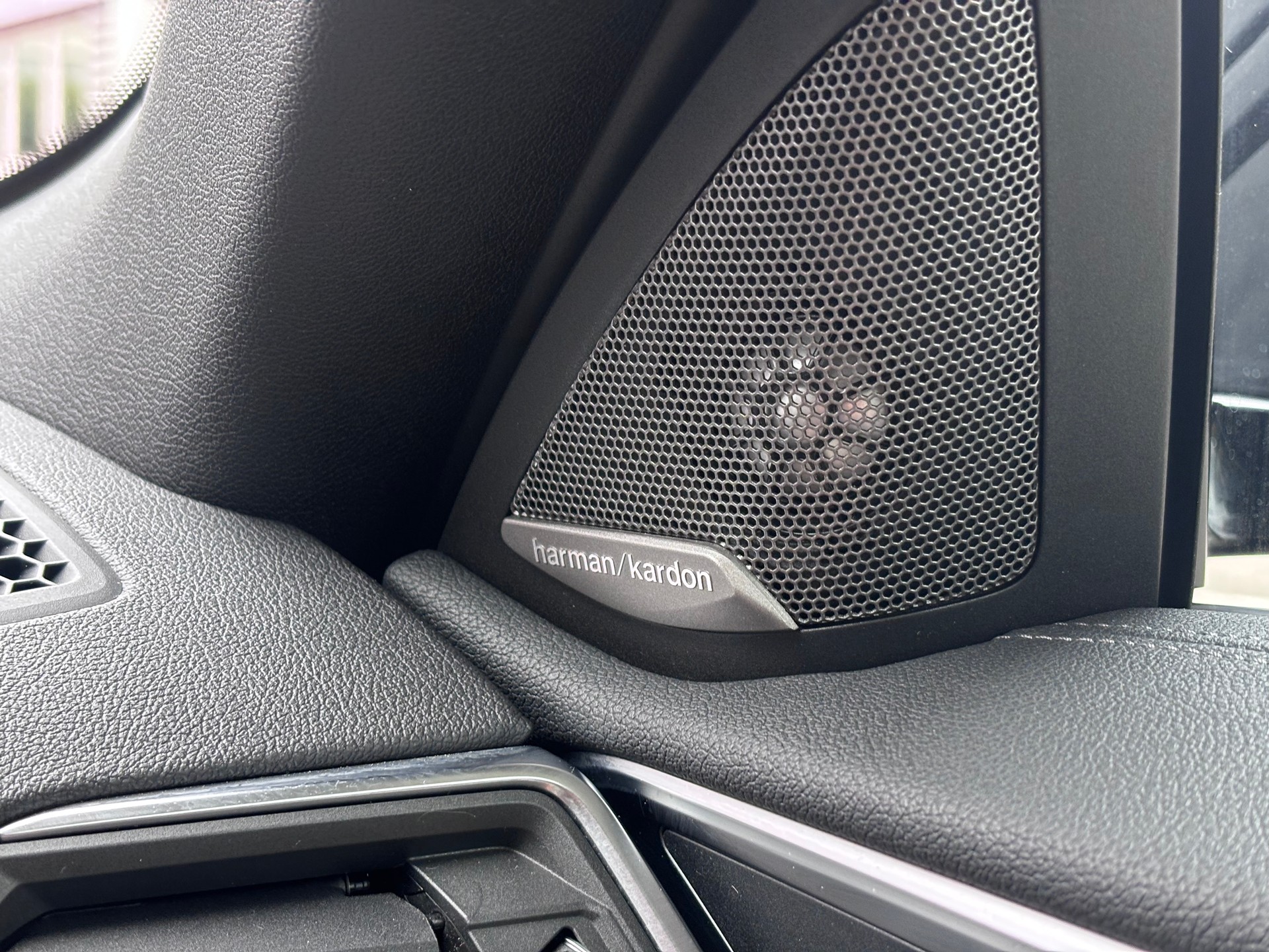 BMW M440i xDrive 48V Cabriolet Steptronic-image-22