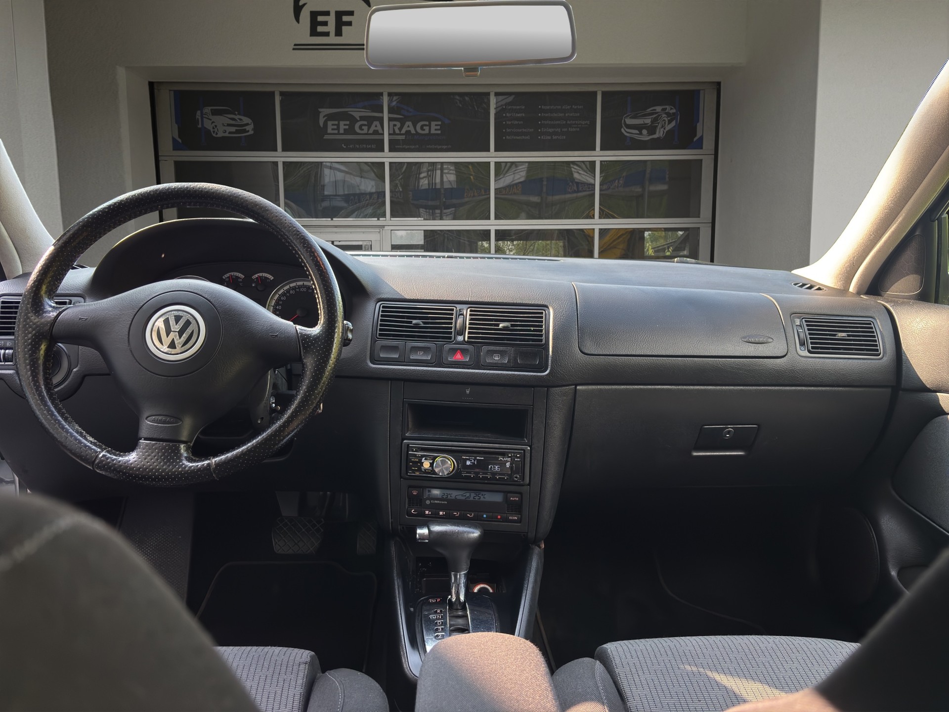 VW Golf 1.6 Pacific Automatic-image-14