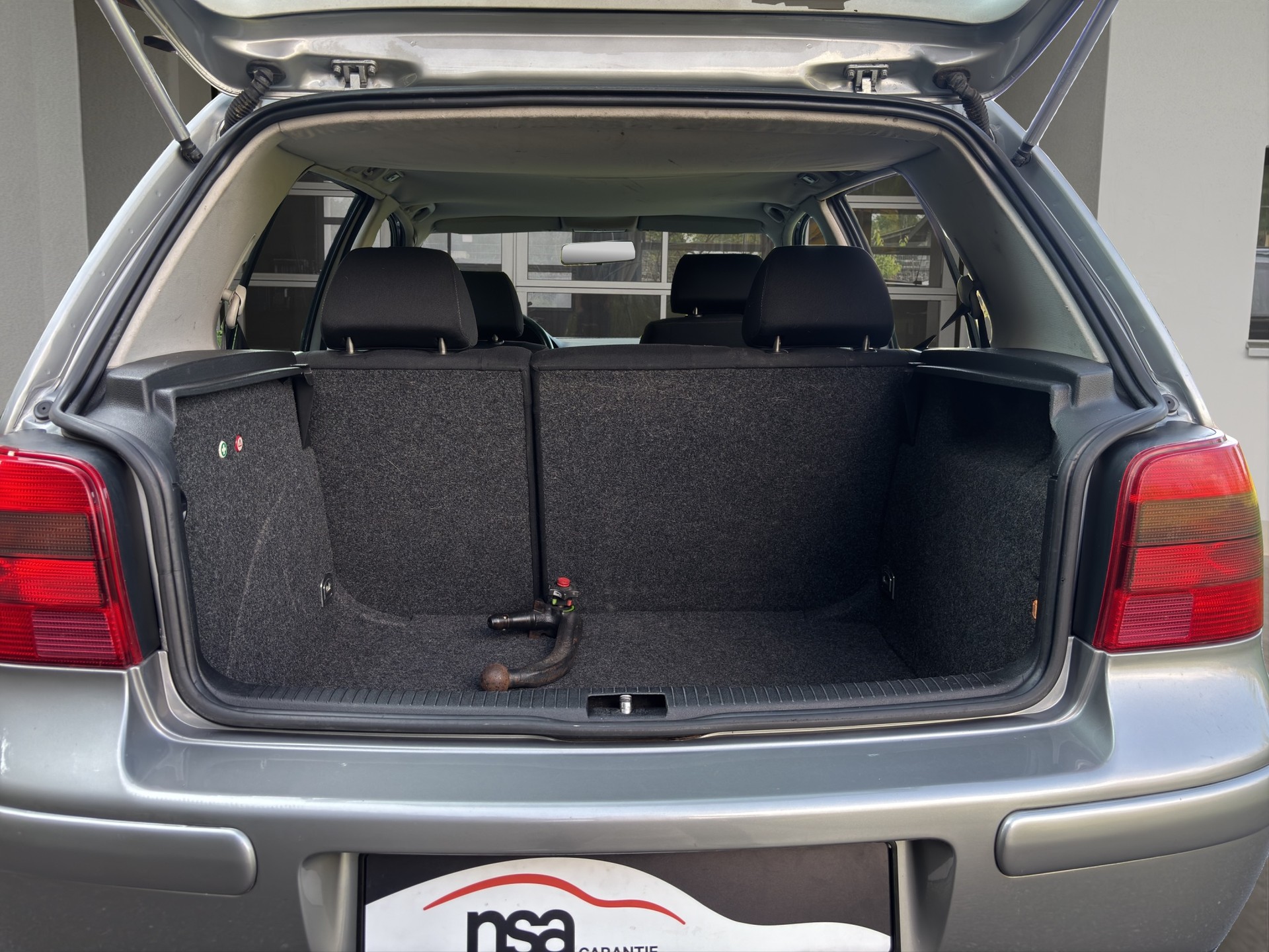 VW Golf 1.6 Pacific Automatic-image-10