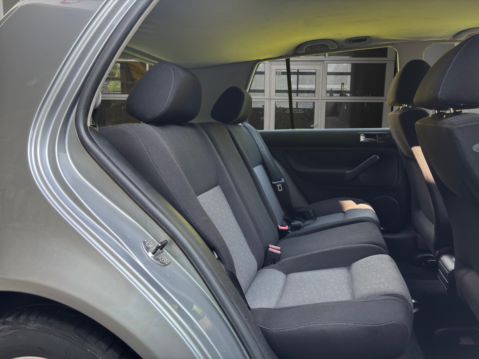 VW Golf 1.6 Pacific Automatic-image-11