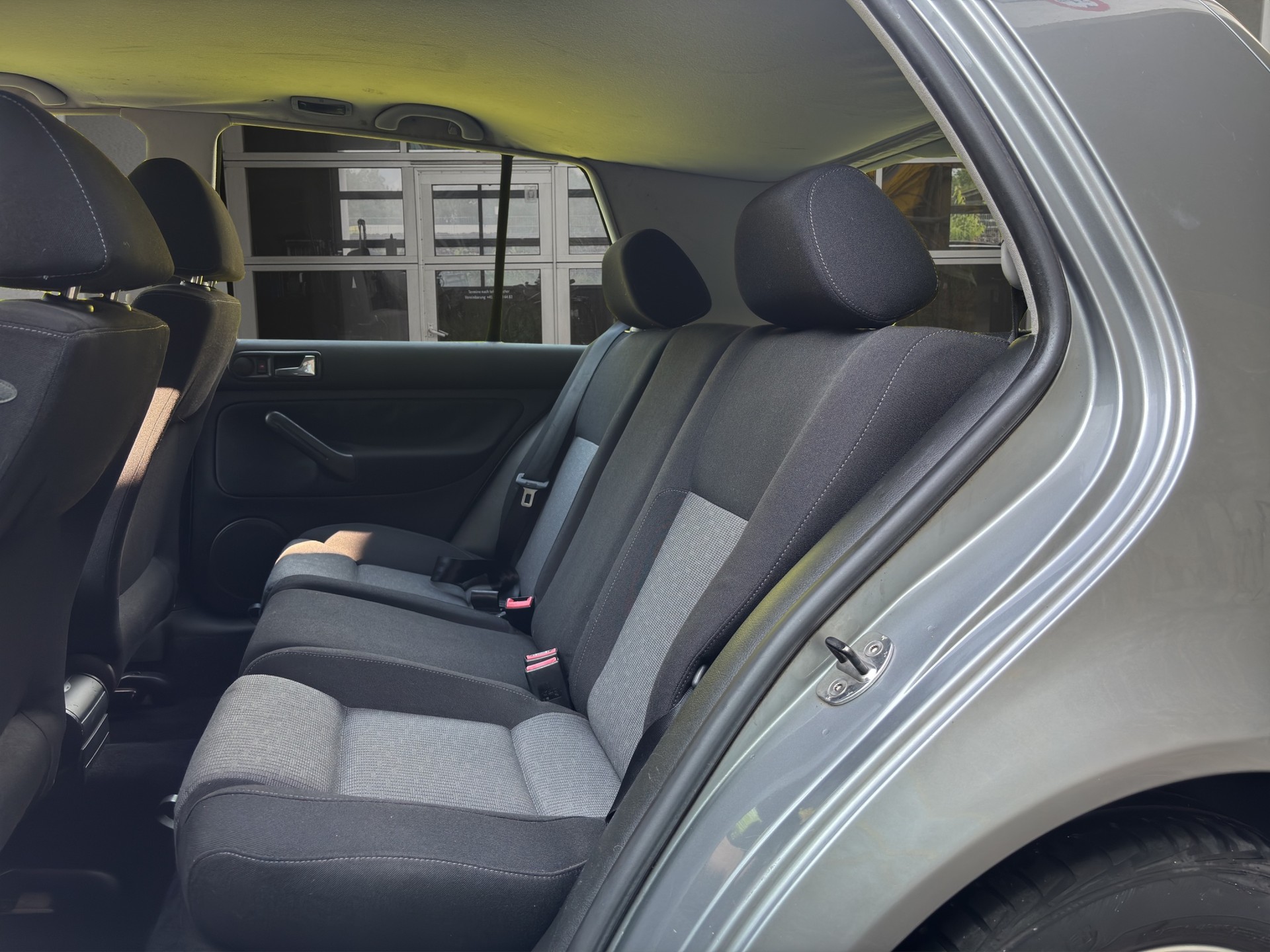 VW Golf 1.6 Pacific Automatic-image-9