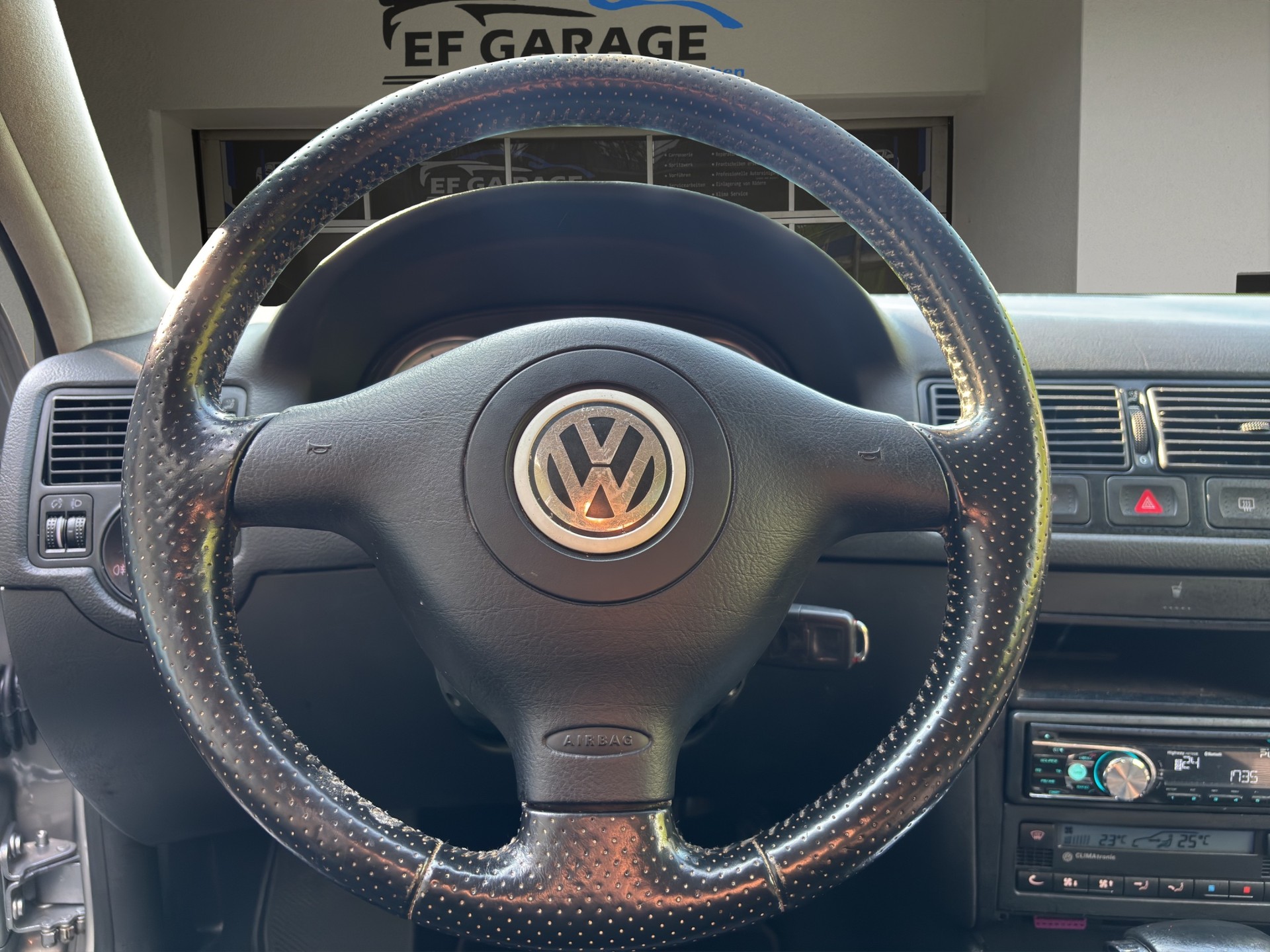 VW Golf 1.6 Pacific Automatic-image-16