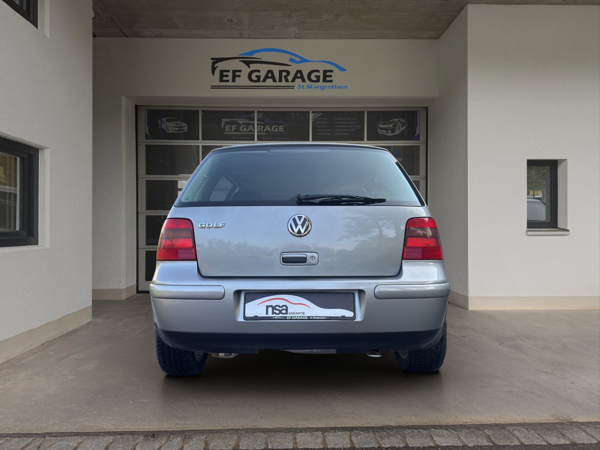 VW Golf 1.6 Pacific Automatic-image-5