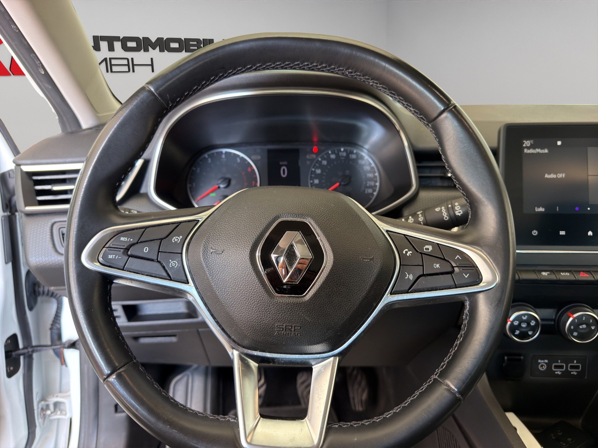 RENAULT Clio 1.0 Business-image-10