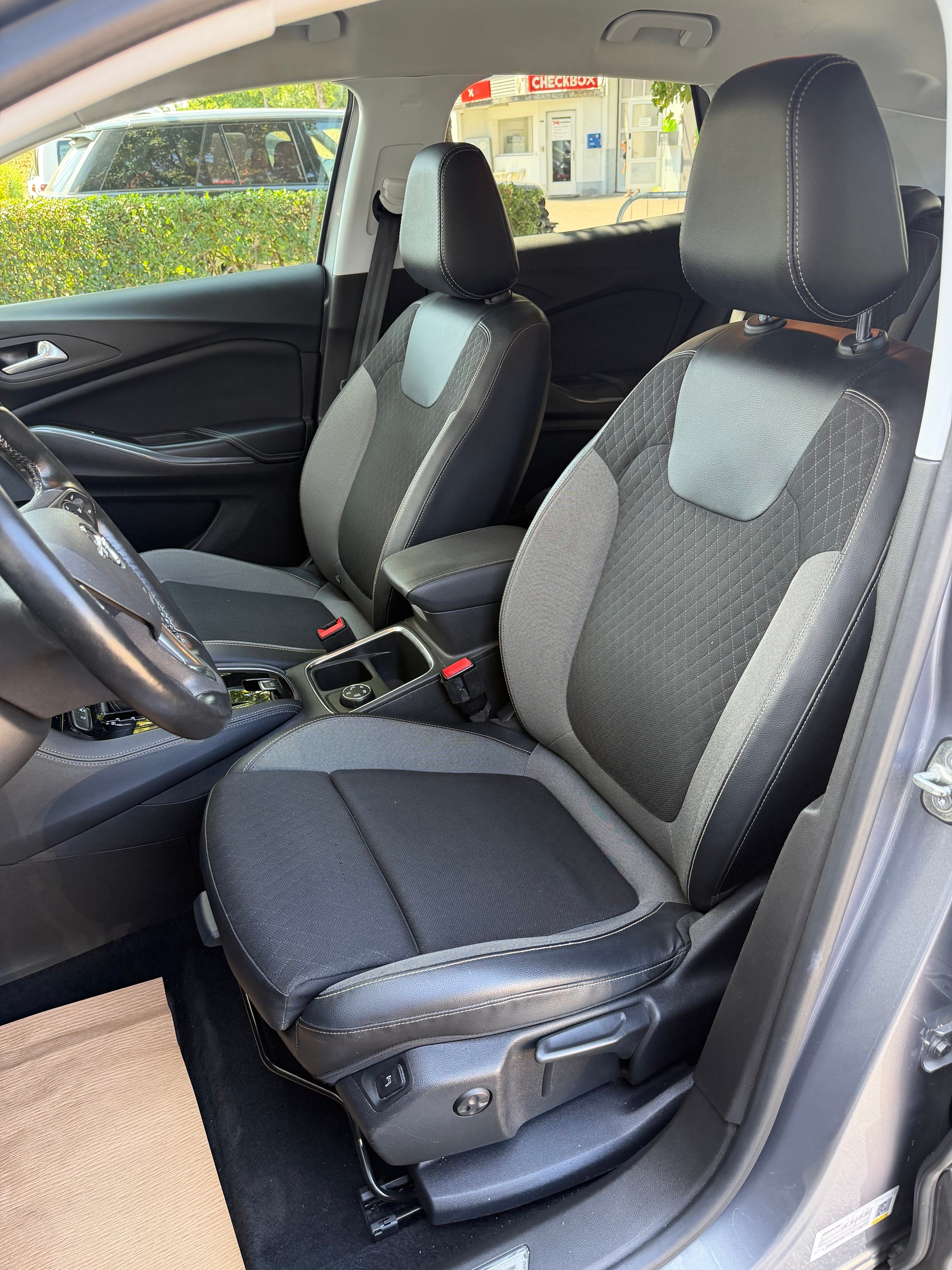 OPEL Grandland X 1.2i TP Ultimate Automatik-image-8