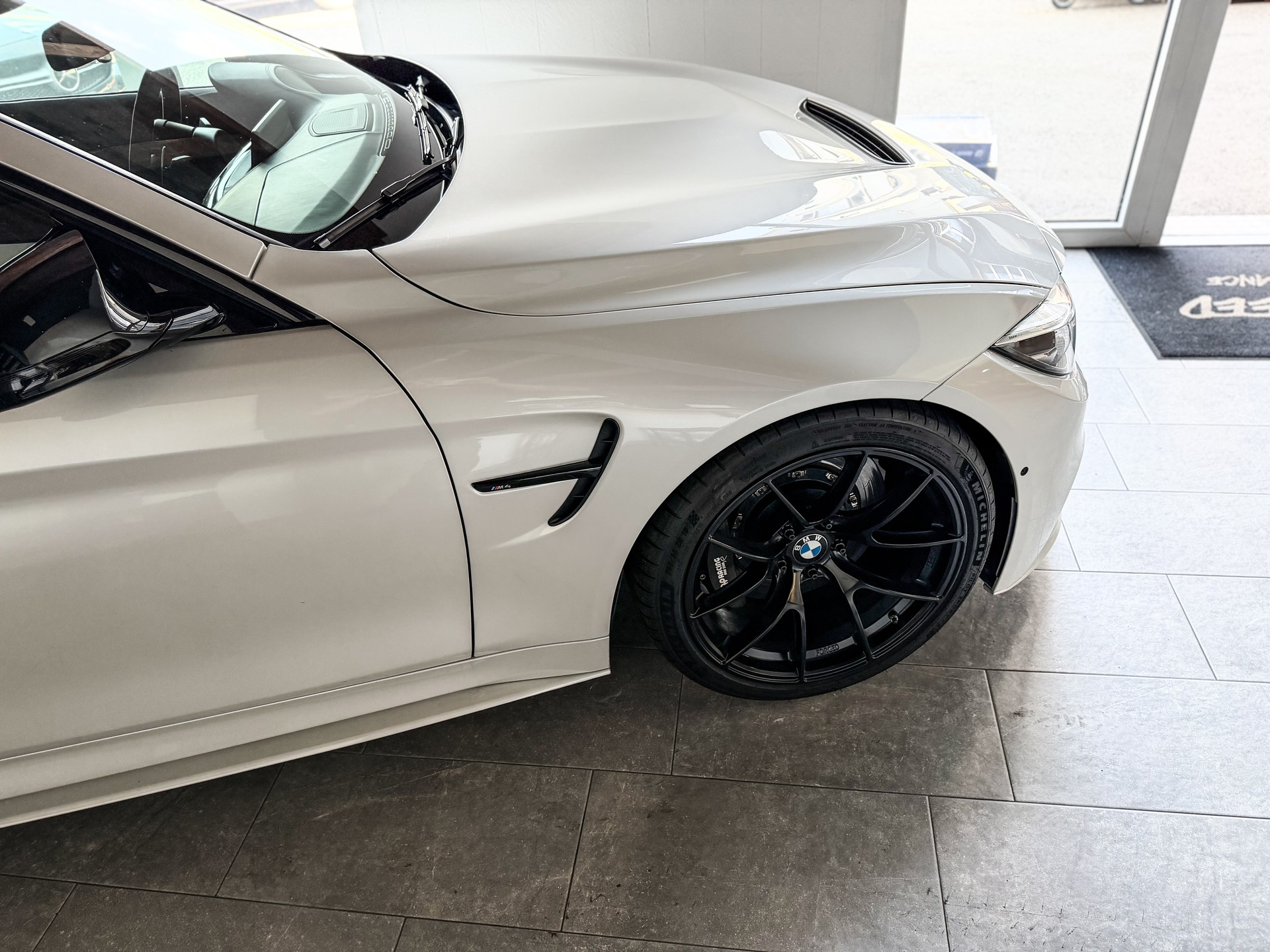 BMW M4 Coupé Competition DKG-image-2