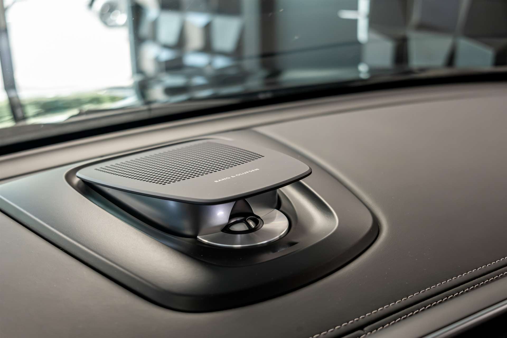 BMW X5 xDrive 50i Steptronic-image-16