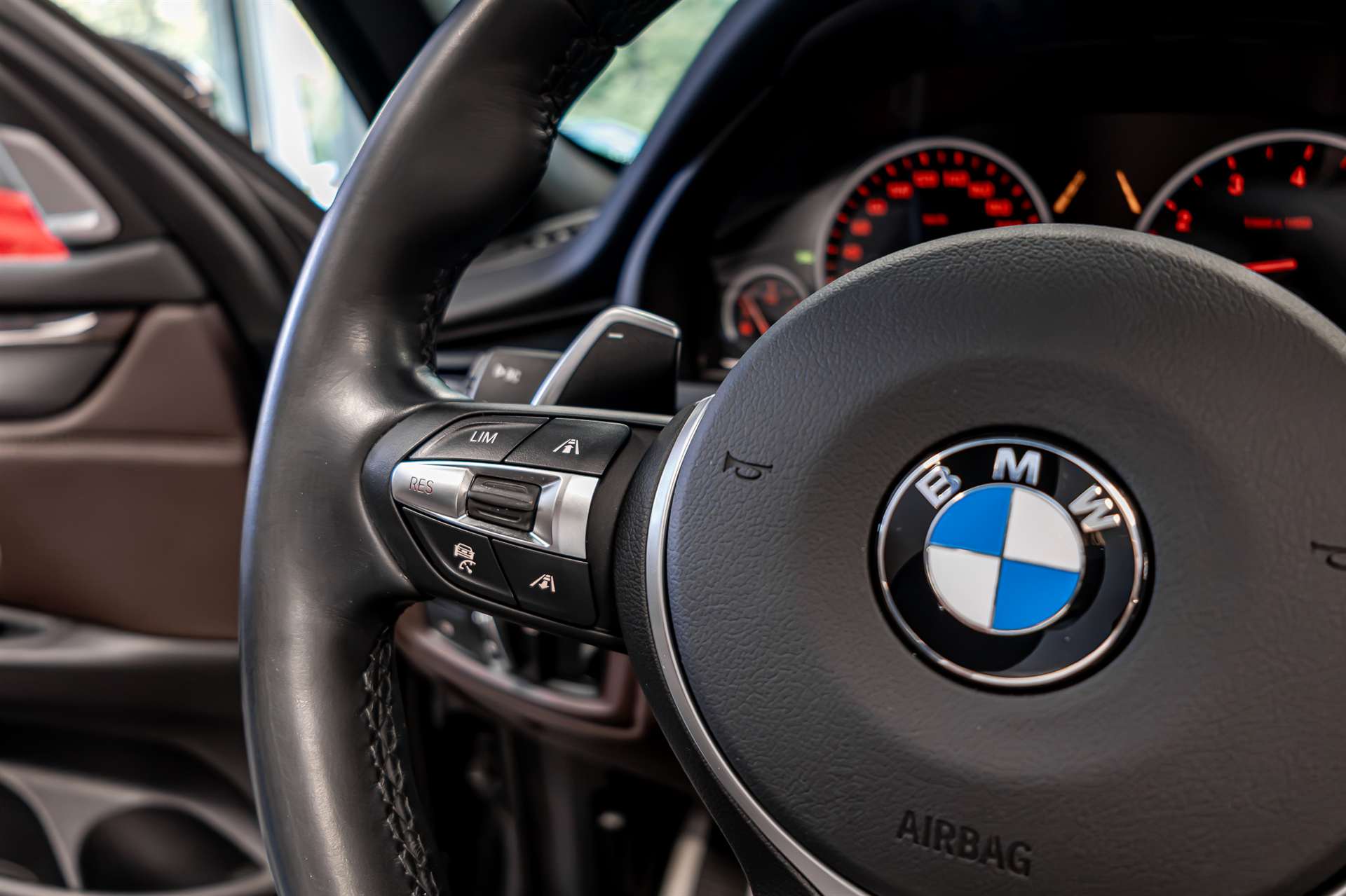 BMW X5 xDrive 50i Steptronic-image-8