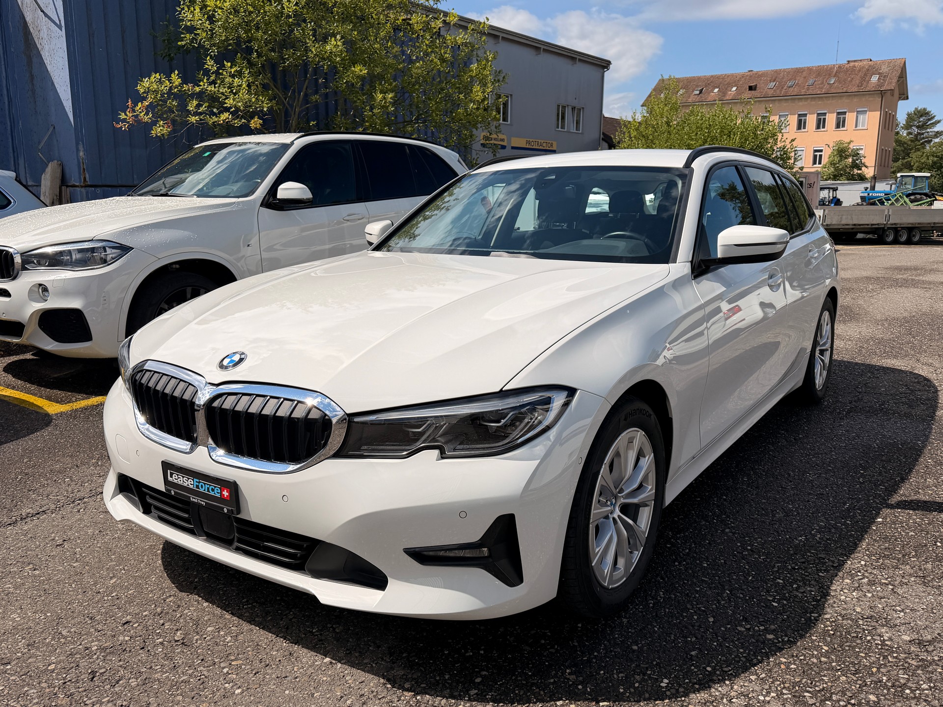 BMW 320d xDrive 48V Touring Steptronic-image-0