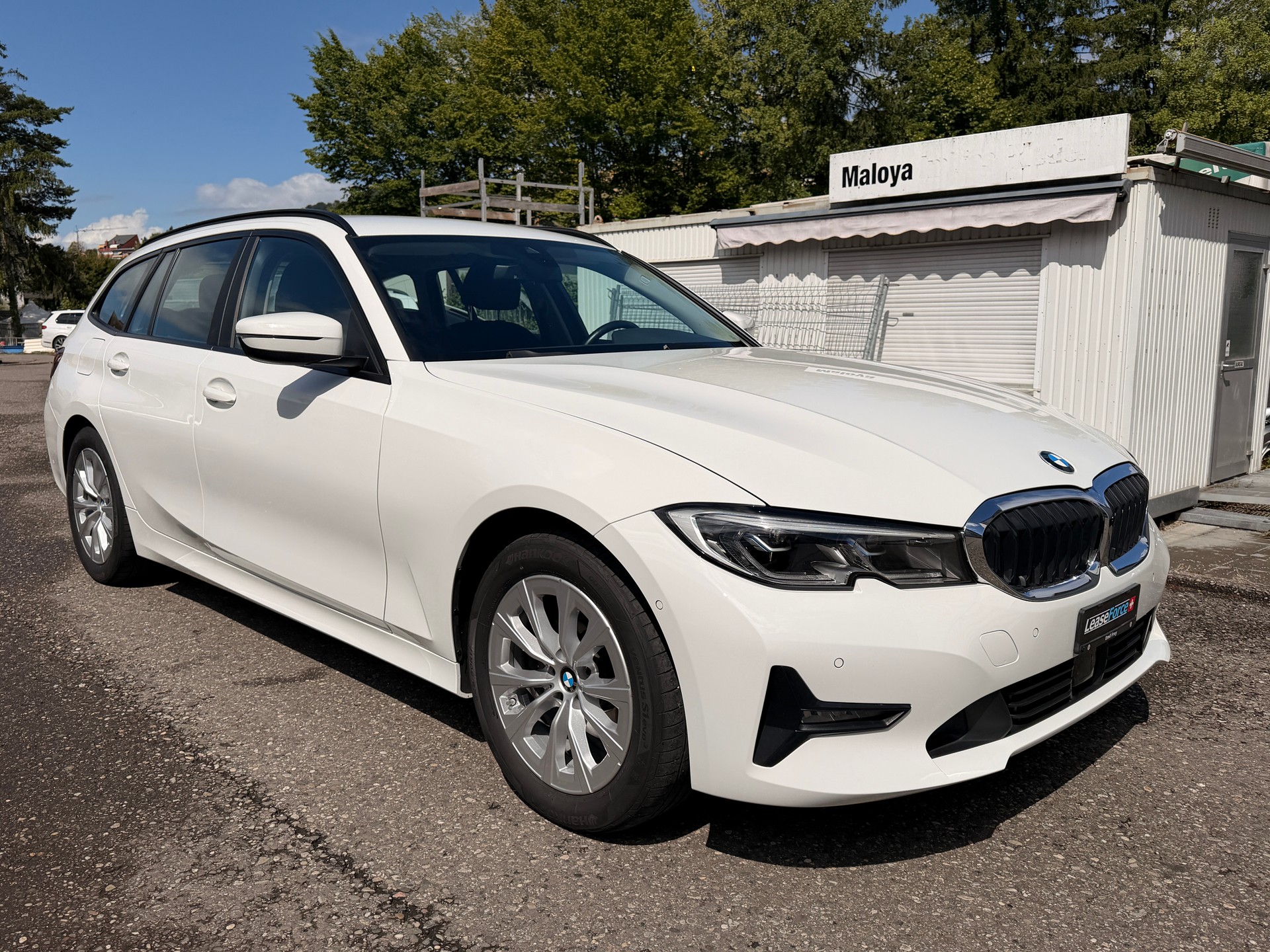 BMW 320d xDrive 48V Touring Steptronic-image-1