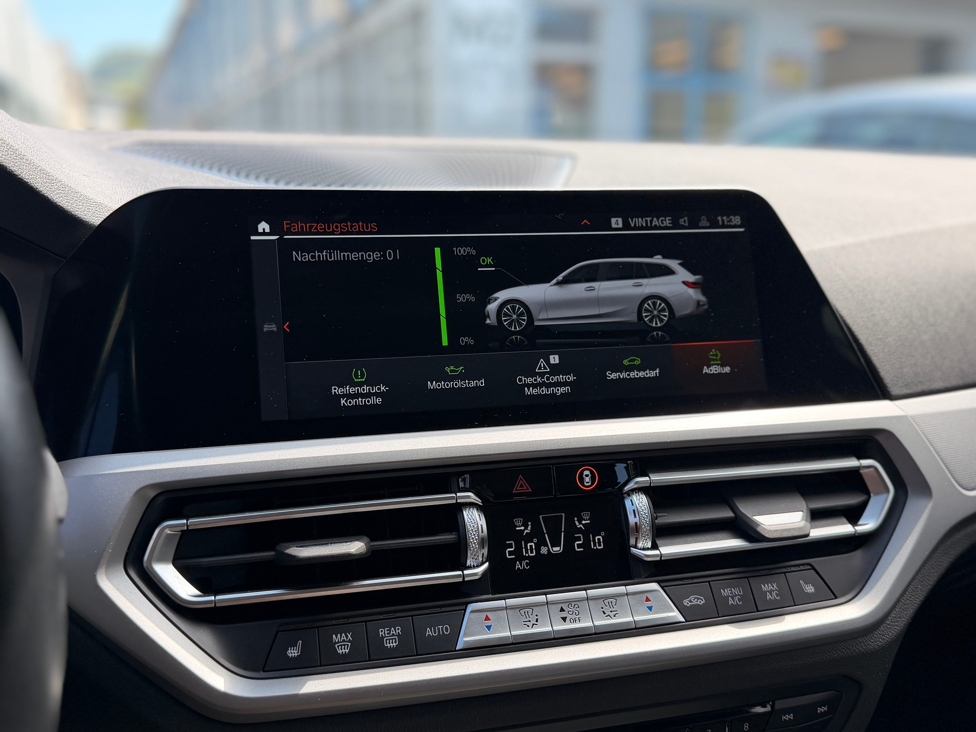 BMW 320d xDrive 48V Touring Steptronic-image-14