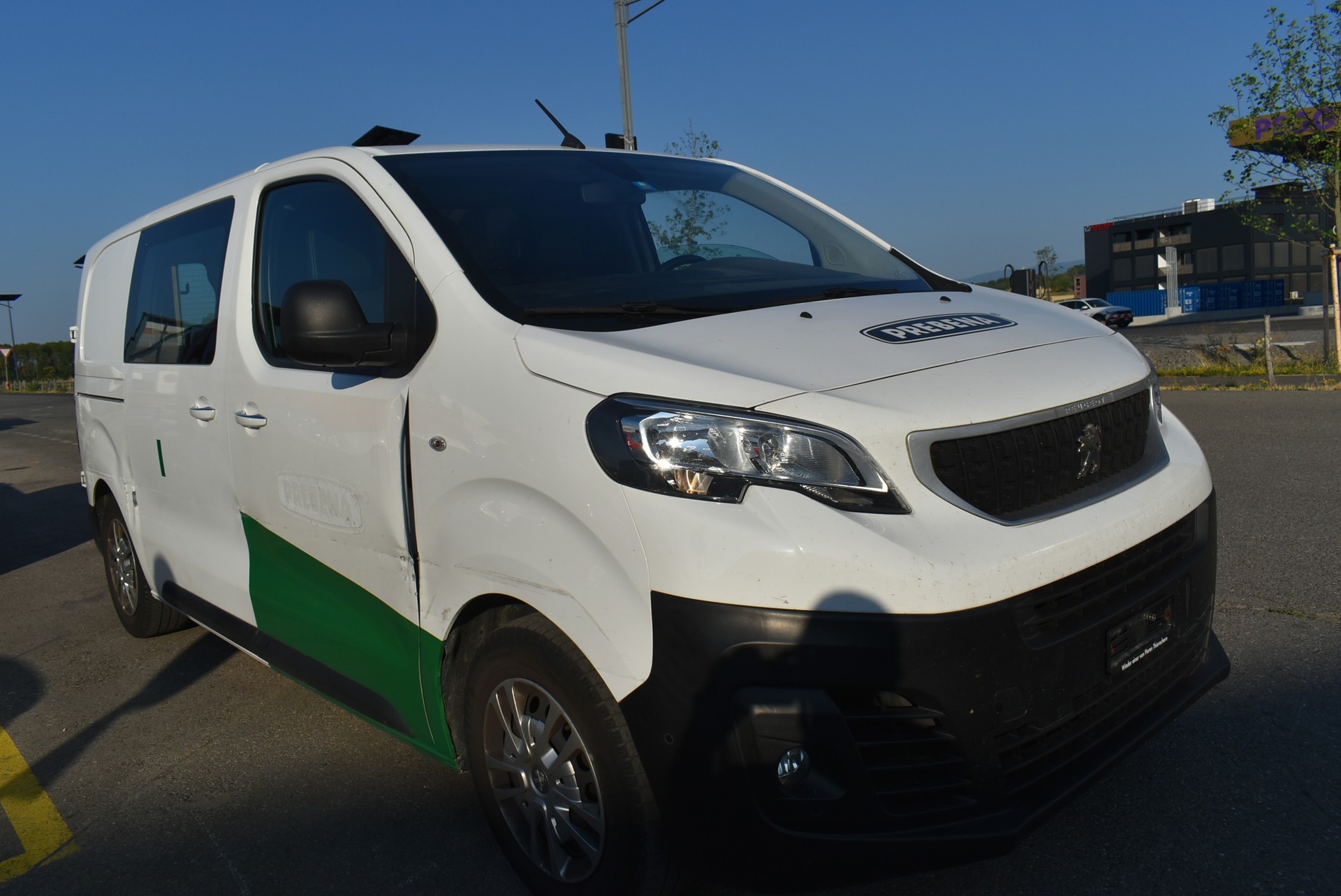 PEUGEOT Expert 2.0 BlueHDi 120 S&S Premium Standard EAT8-image-0
