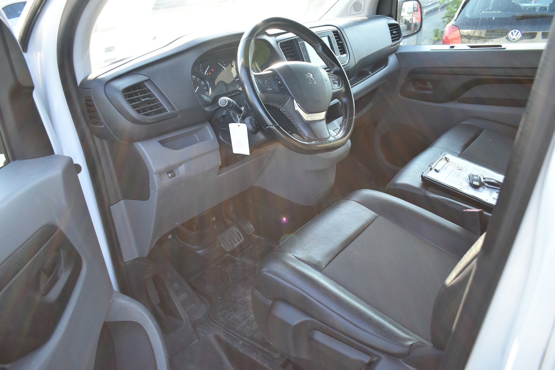 PEUGEOT Expert 2.0 BlueHDi 120 S&S Premium Standard EAT8-image-2