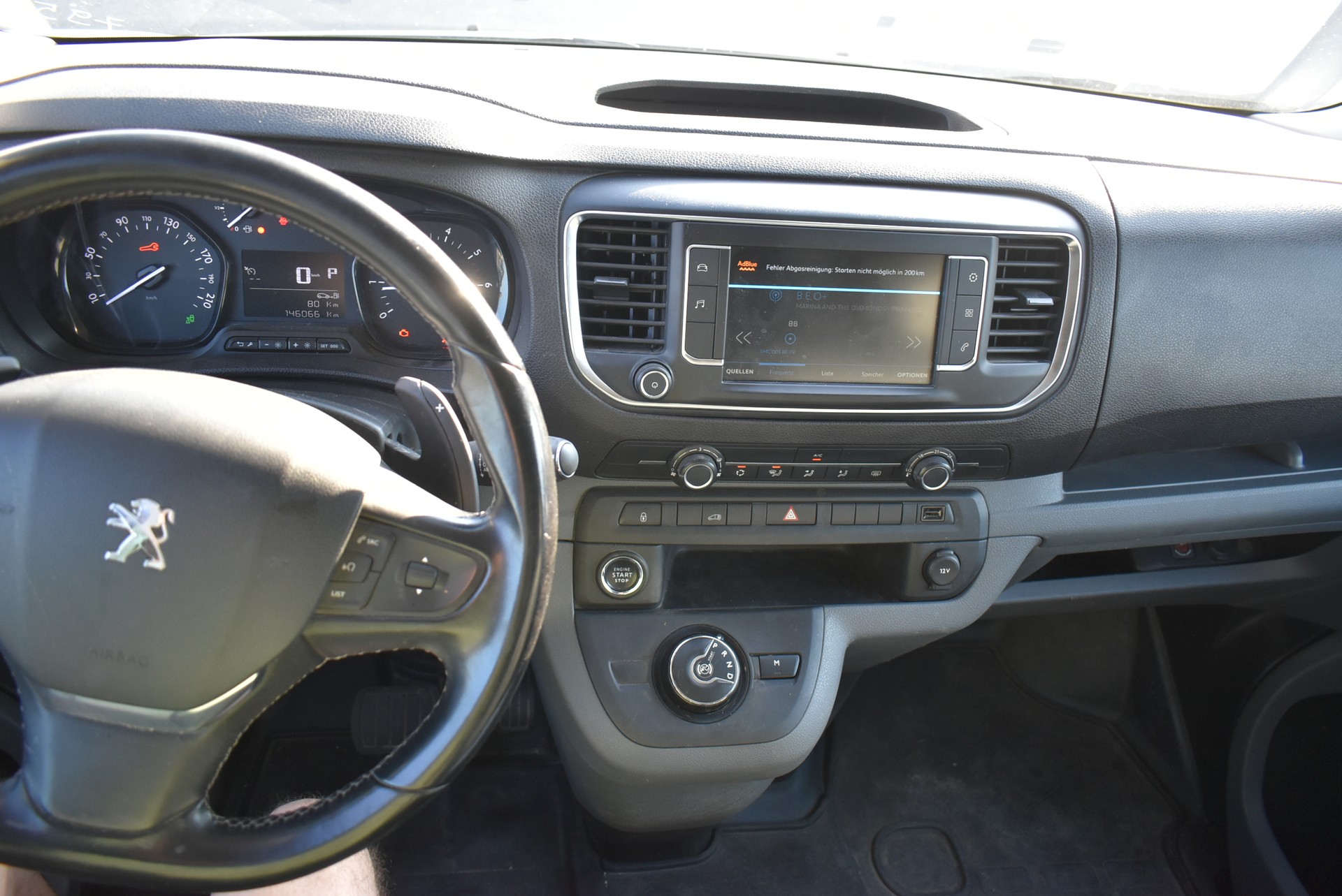 PEUGEOT Expert 2.0 BlueHDi 120 S&S Premium Standard EAT8-image-1